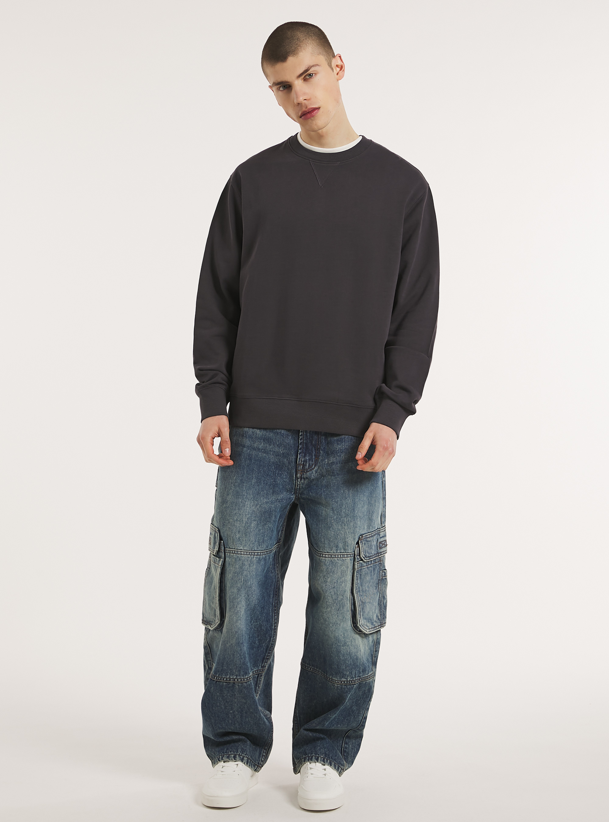 Plain-coloured crew-neck sweatshirt, GY1 GREY DARK
