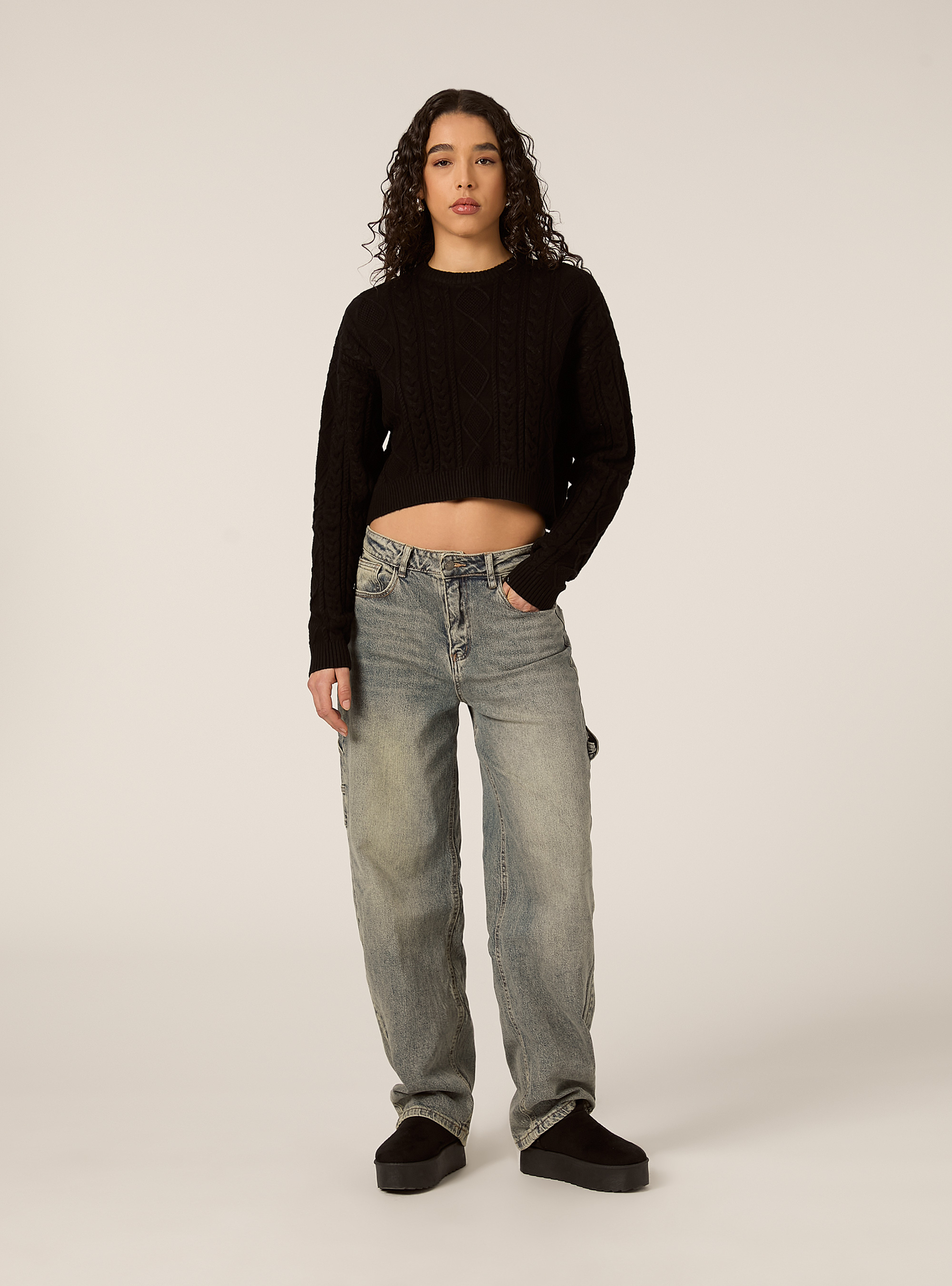 Maglia con collo rotondo a trecce, BK1 BLACK