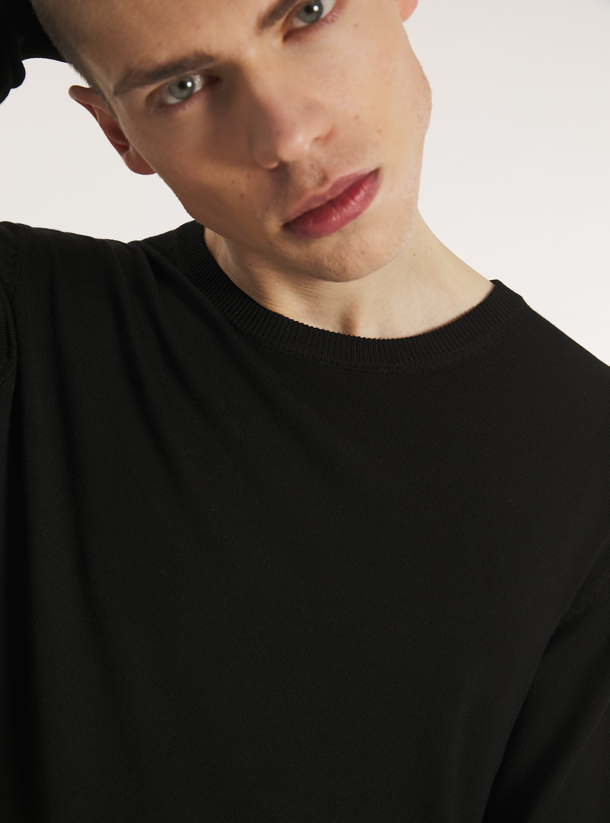 Round-neck pullover made of sustainable viscose Ecovero, BK1 BLACK