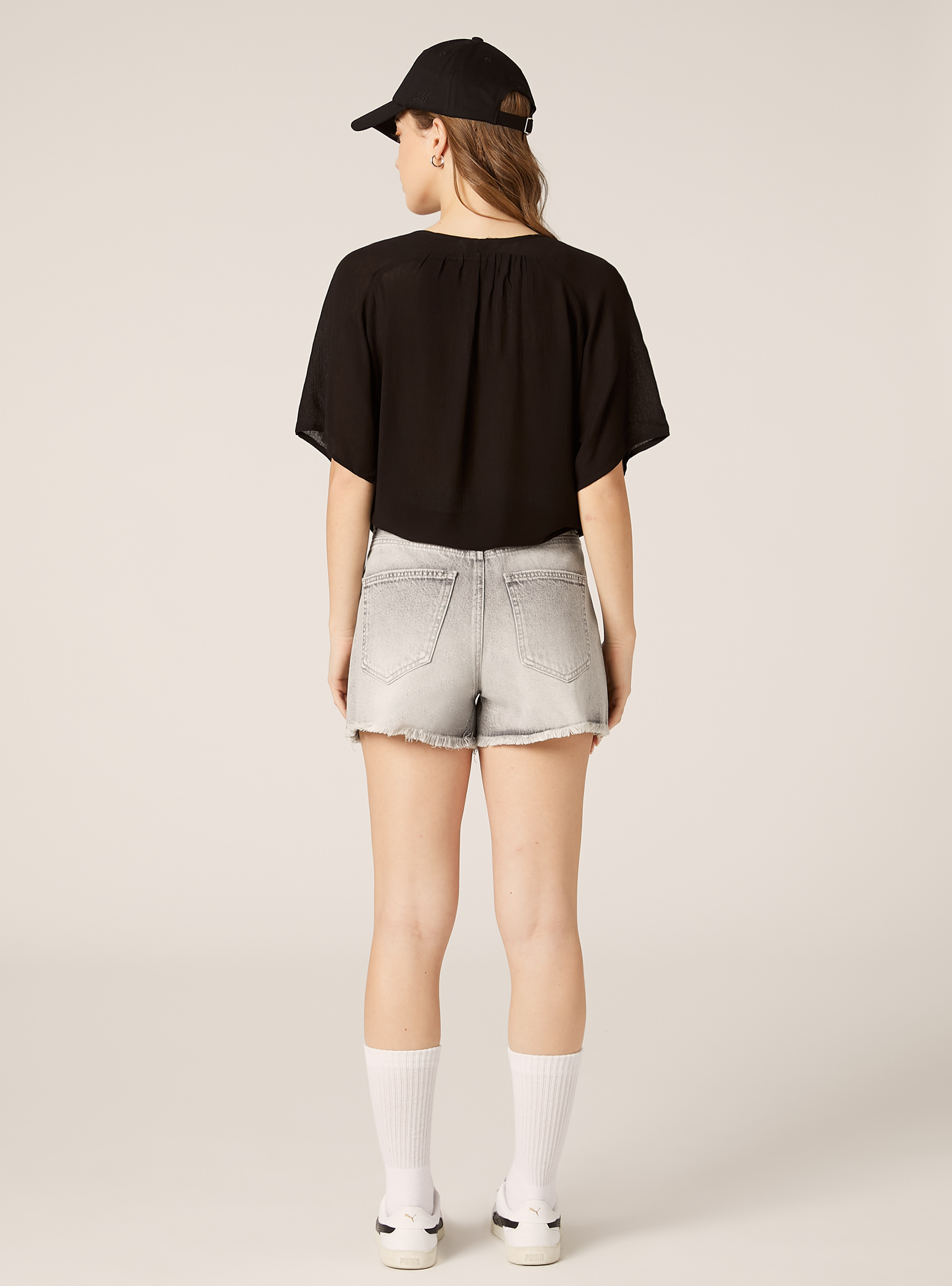 Solid-coloured v-neck shirt with waist knot, BK1 BLACK