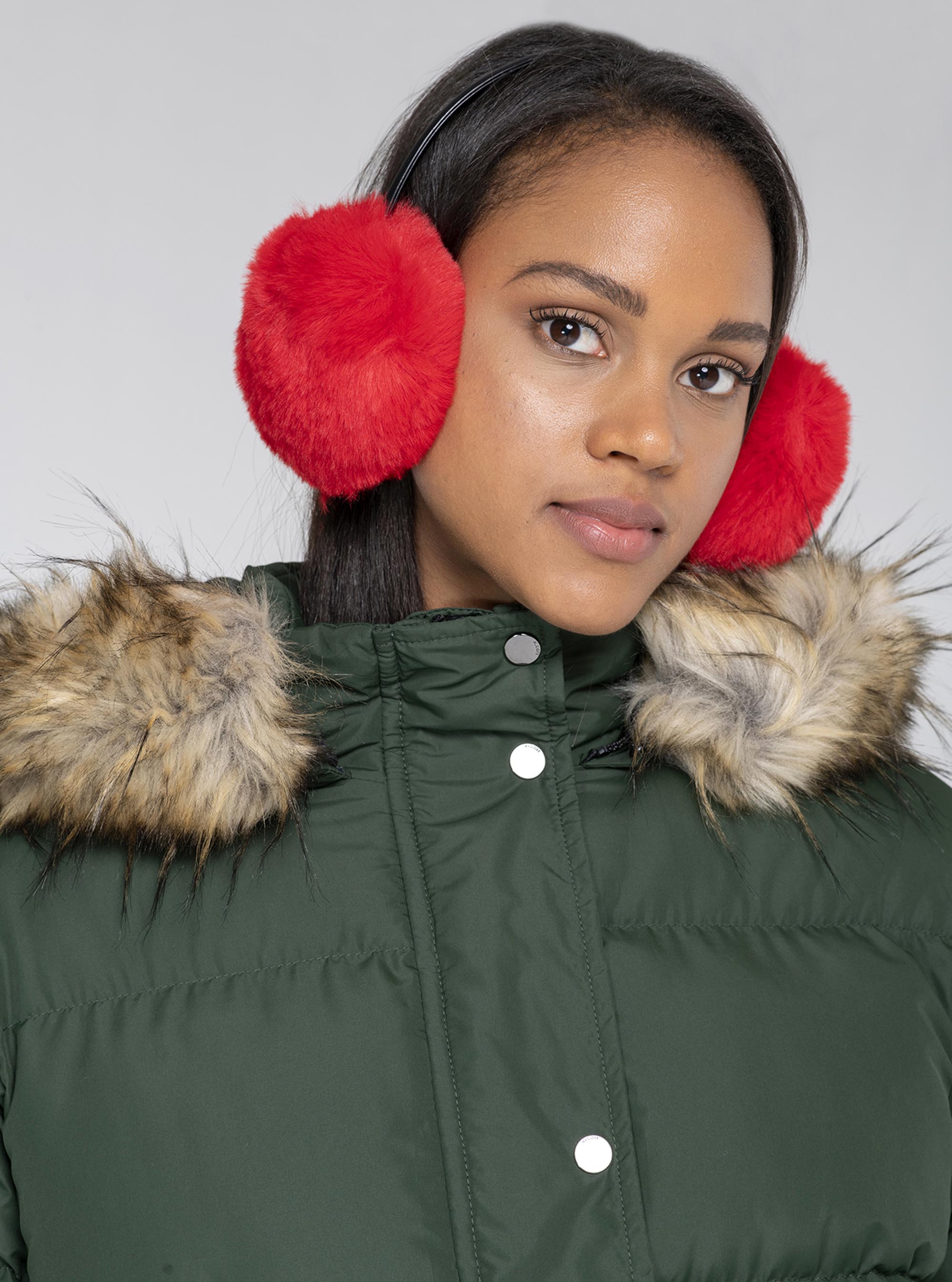 Paraorecchi in finta pelliccia, RED