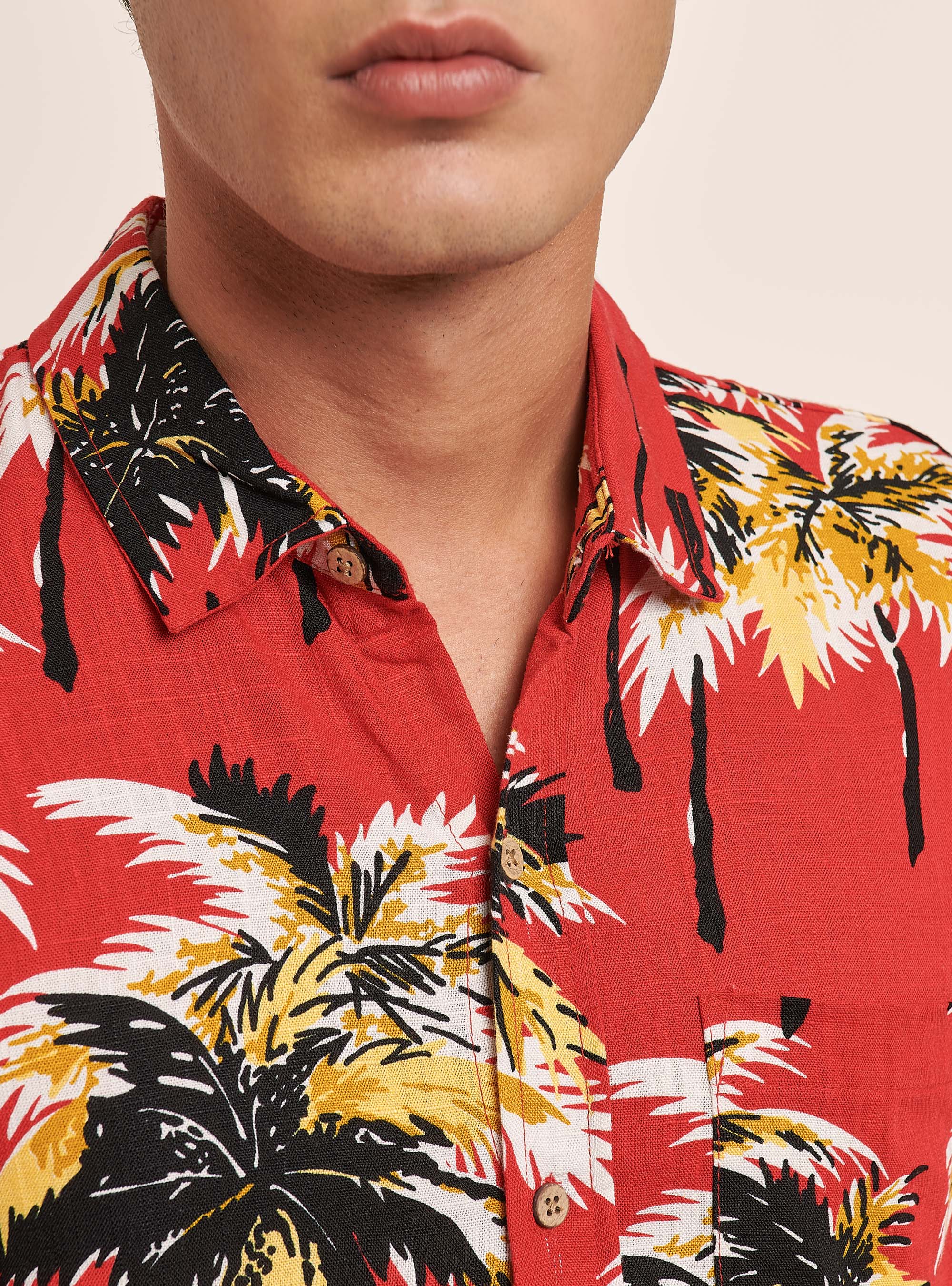 Camisa con bolsillo en el pecho y estampado tropical, PALME