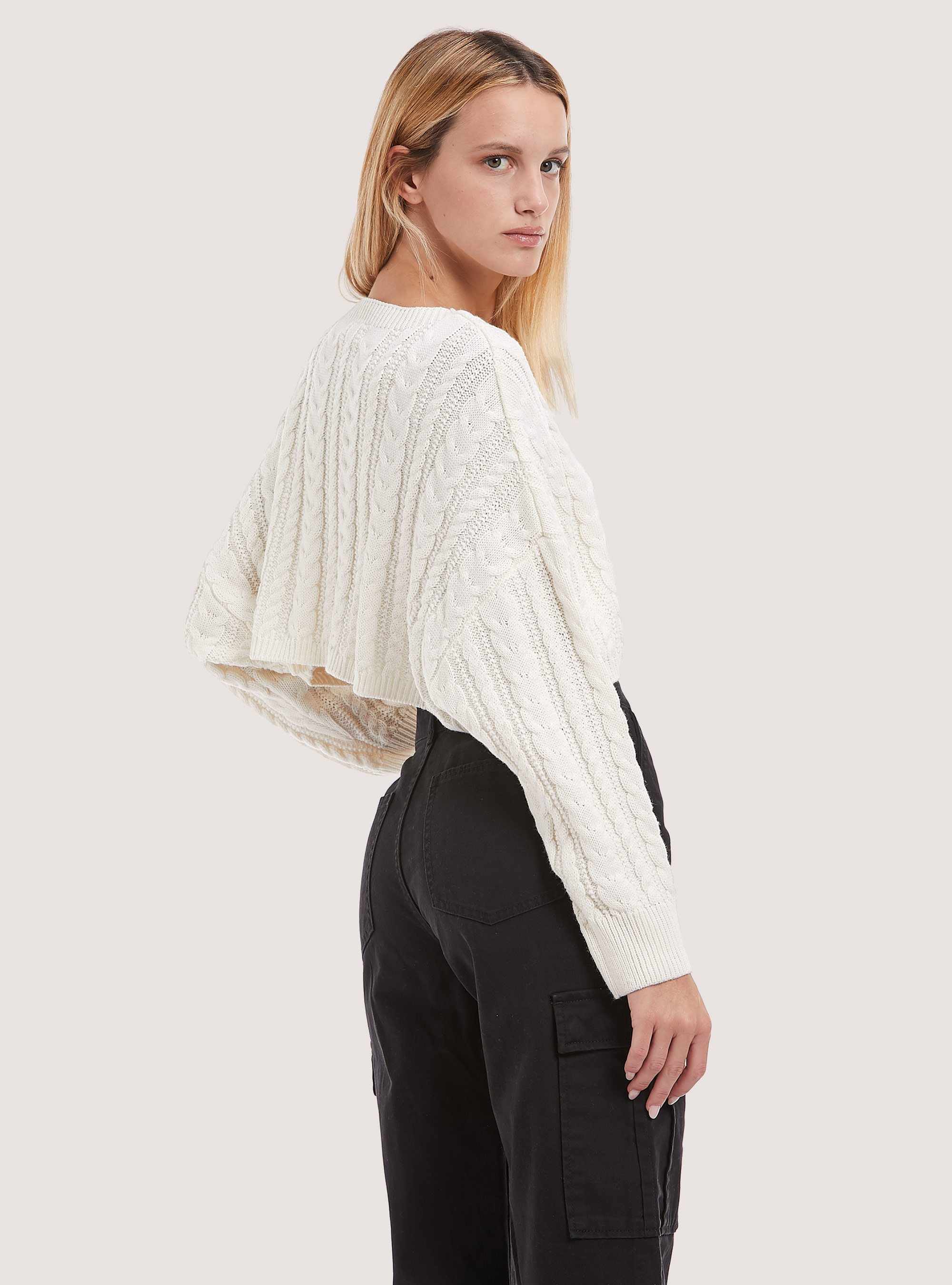 Cropped pullover with braids, C034 CREAM