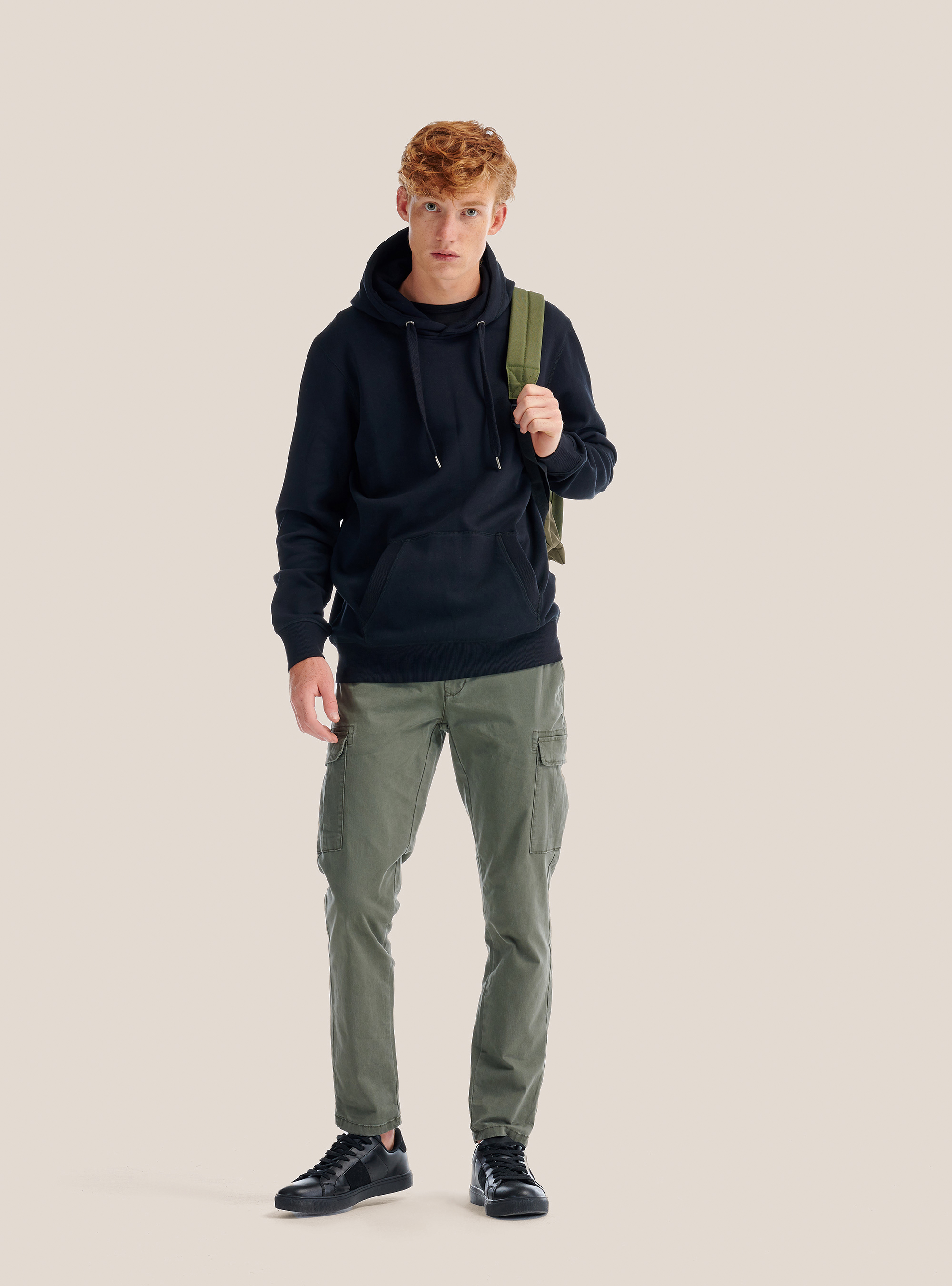 Sweat à capuche basique, C101 BLACK