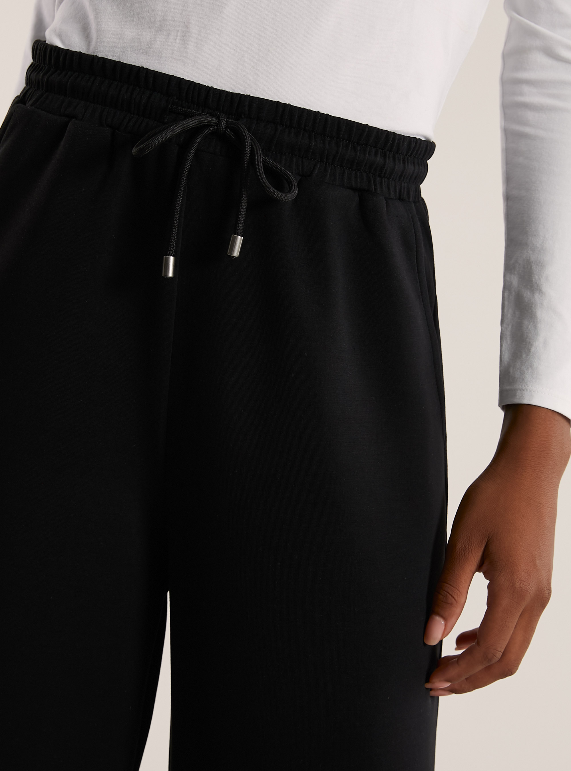 Pantalón de pernera ancha en suave scuba, BK1 BLACK