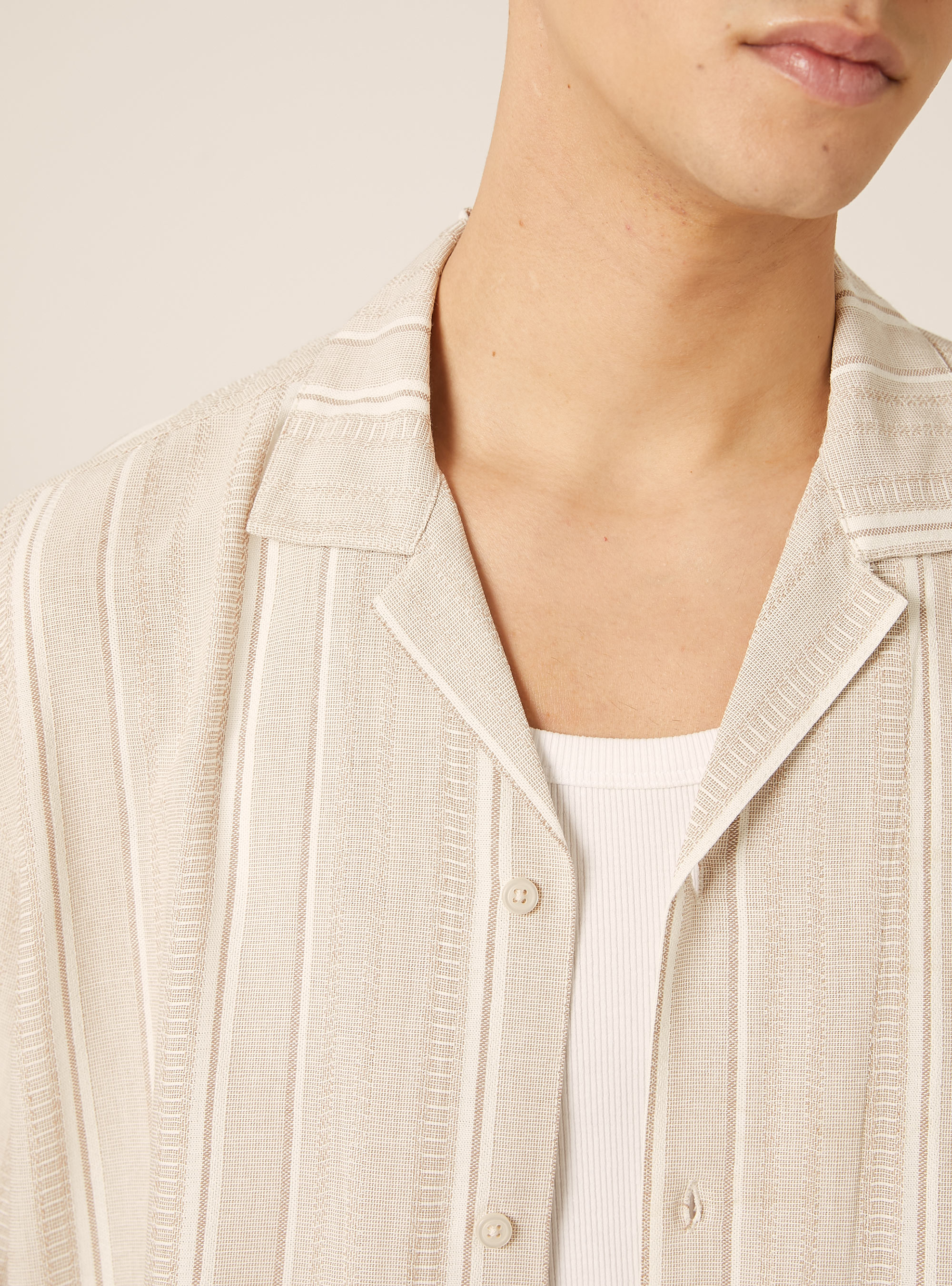 Camicia collo bowling testurizzata con taschino, CR3 CREAM LIGHT