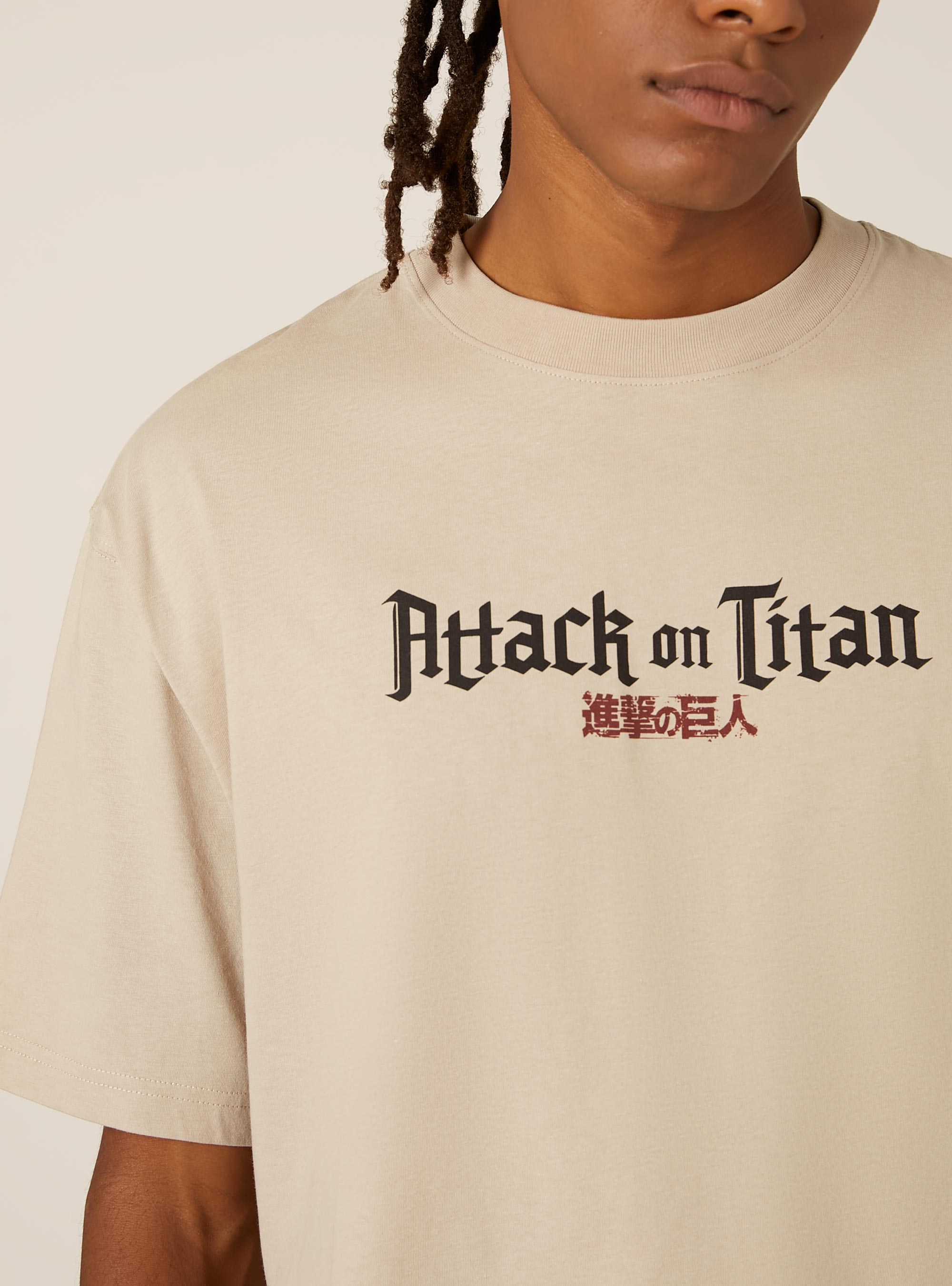 T-shirt attack on titan boxy fit, BG2 BEIGE MEDIUM
