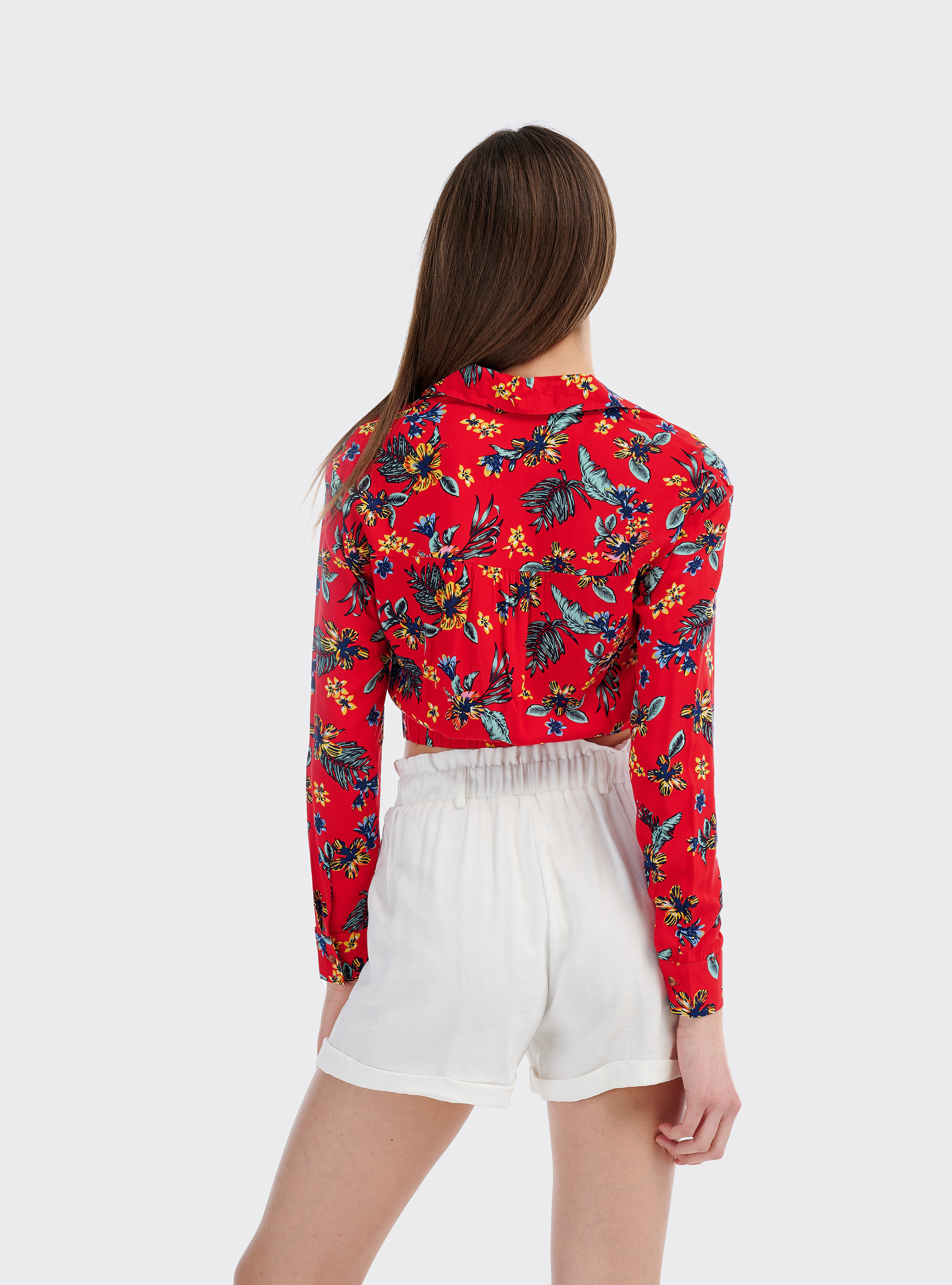 Camicia cropped con nodo stampa caraibi, MULTICOLOR