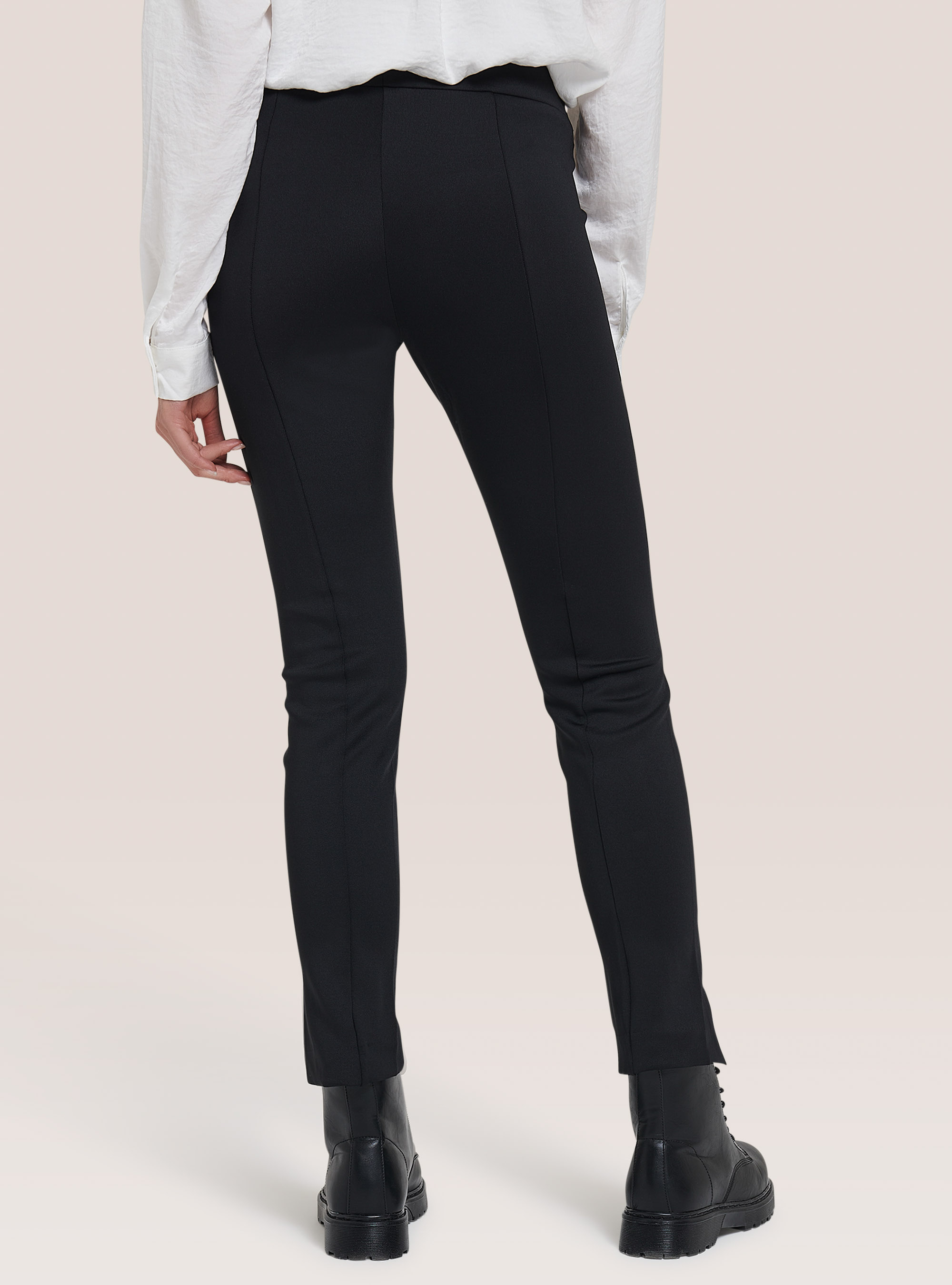 Fuseaux  avec des fentes sur les chevilles, C101 BLACK