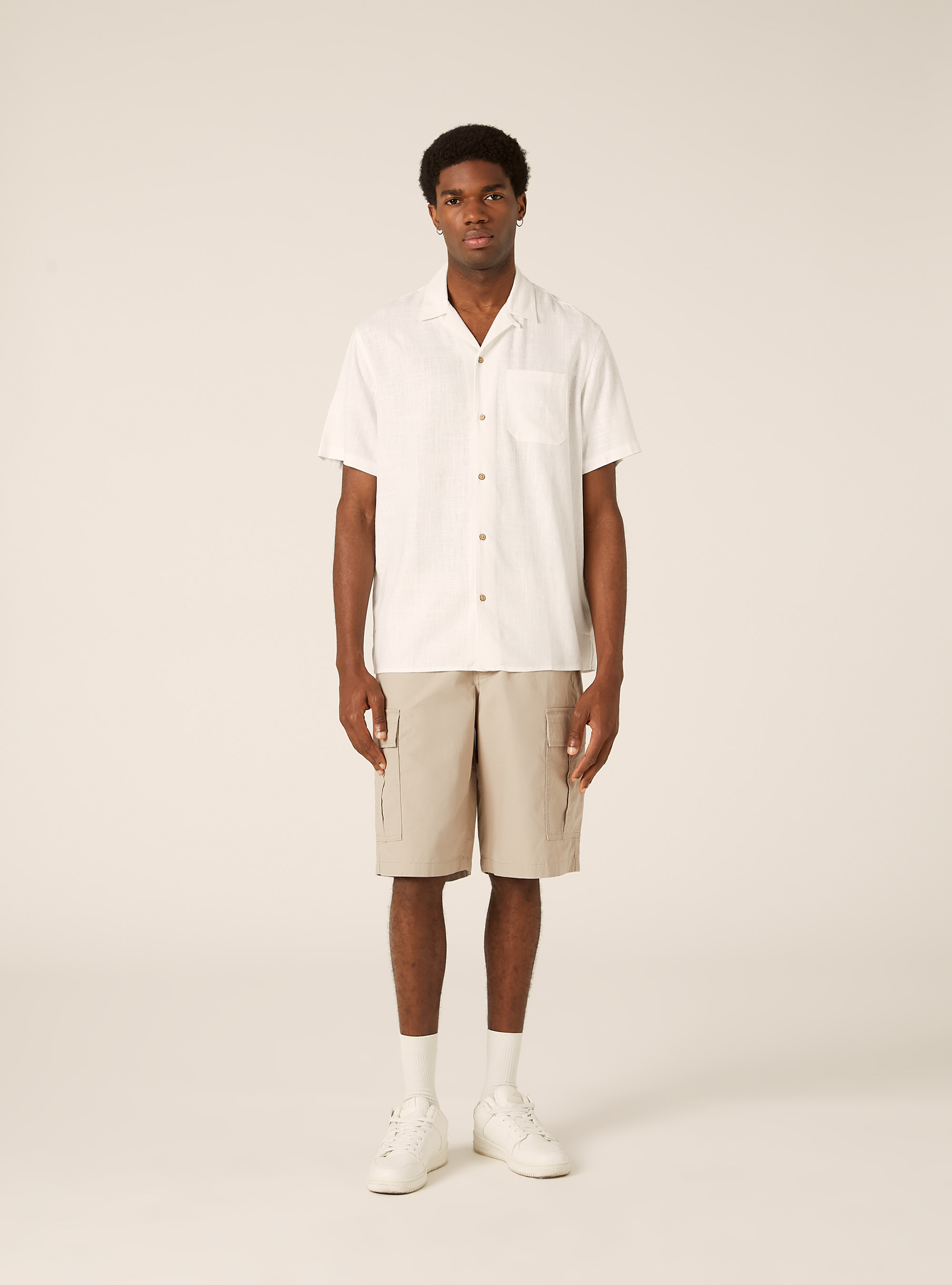 Chemise en m&eacute;lange de lin avec col bowling, WH1 OFF WHITE