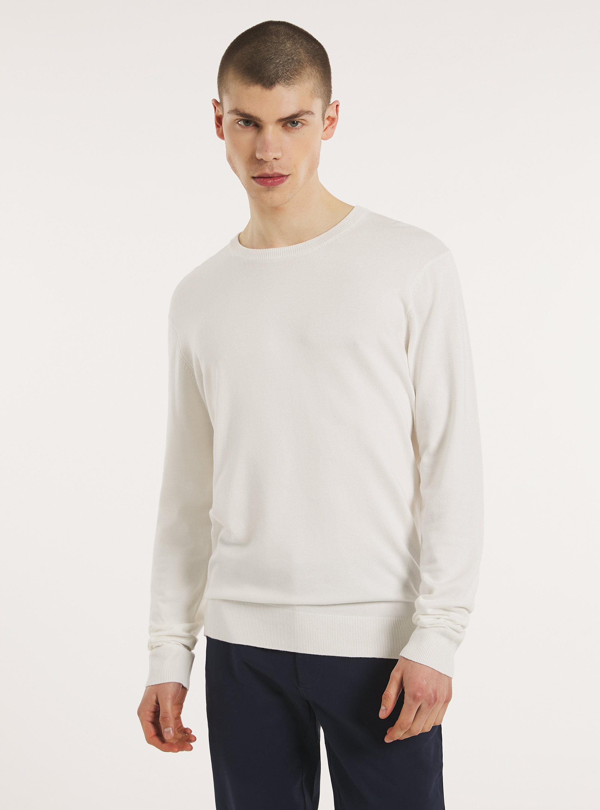Pull à col ras du cou en viscose durable Ecovero, WH3 WHITE