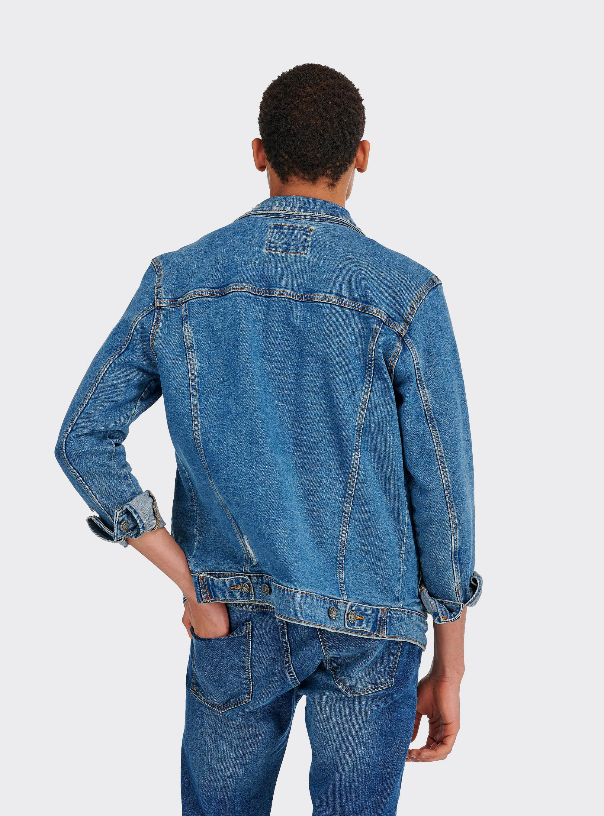 Veste en jean avec d&eacute;chirures, C284 AZZURRE