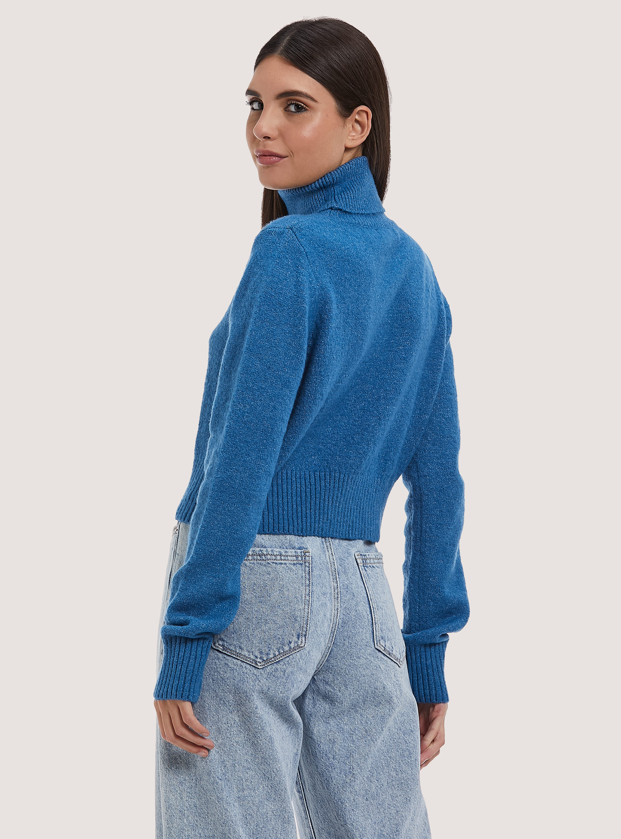 Pullover morbido cropped a collo alto, OB2 BLUE OIL MED.