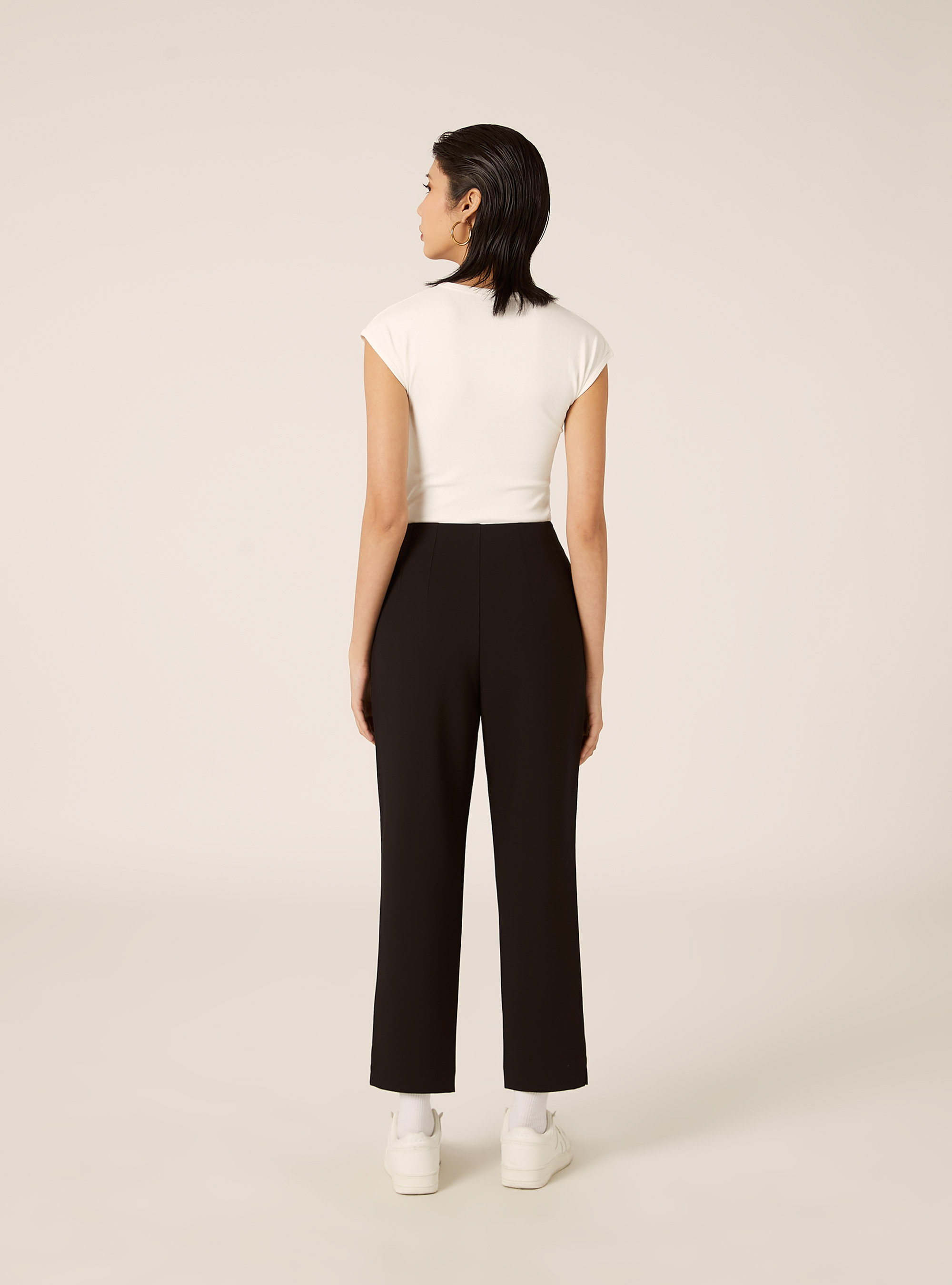 Einfarbige Hose mit Bundfalten, BK1 BLACK