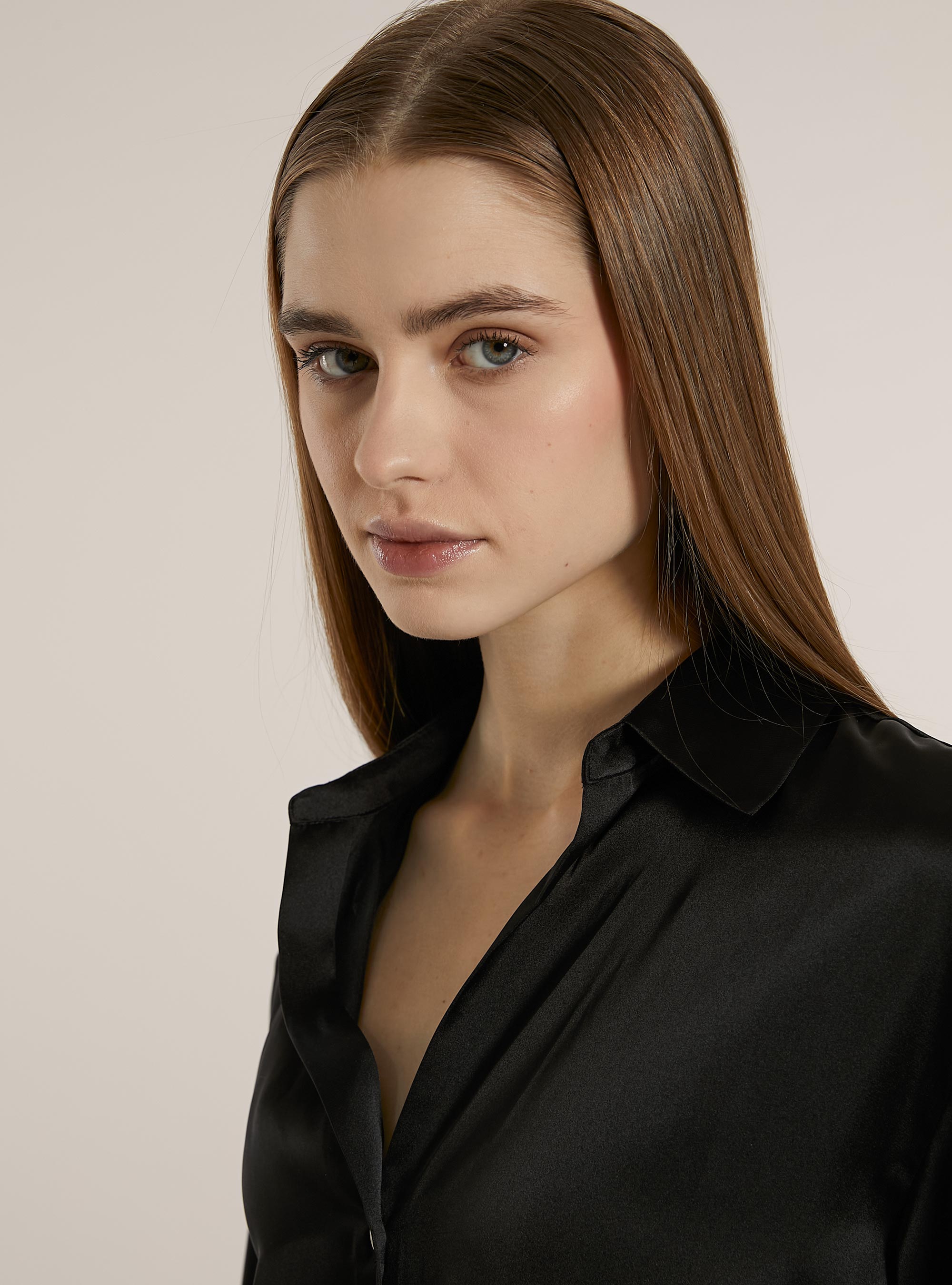 Camisa de satén de color liso, BK1 BLACK