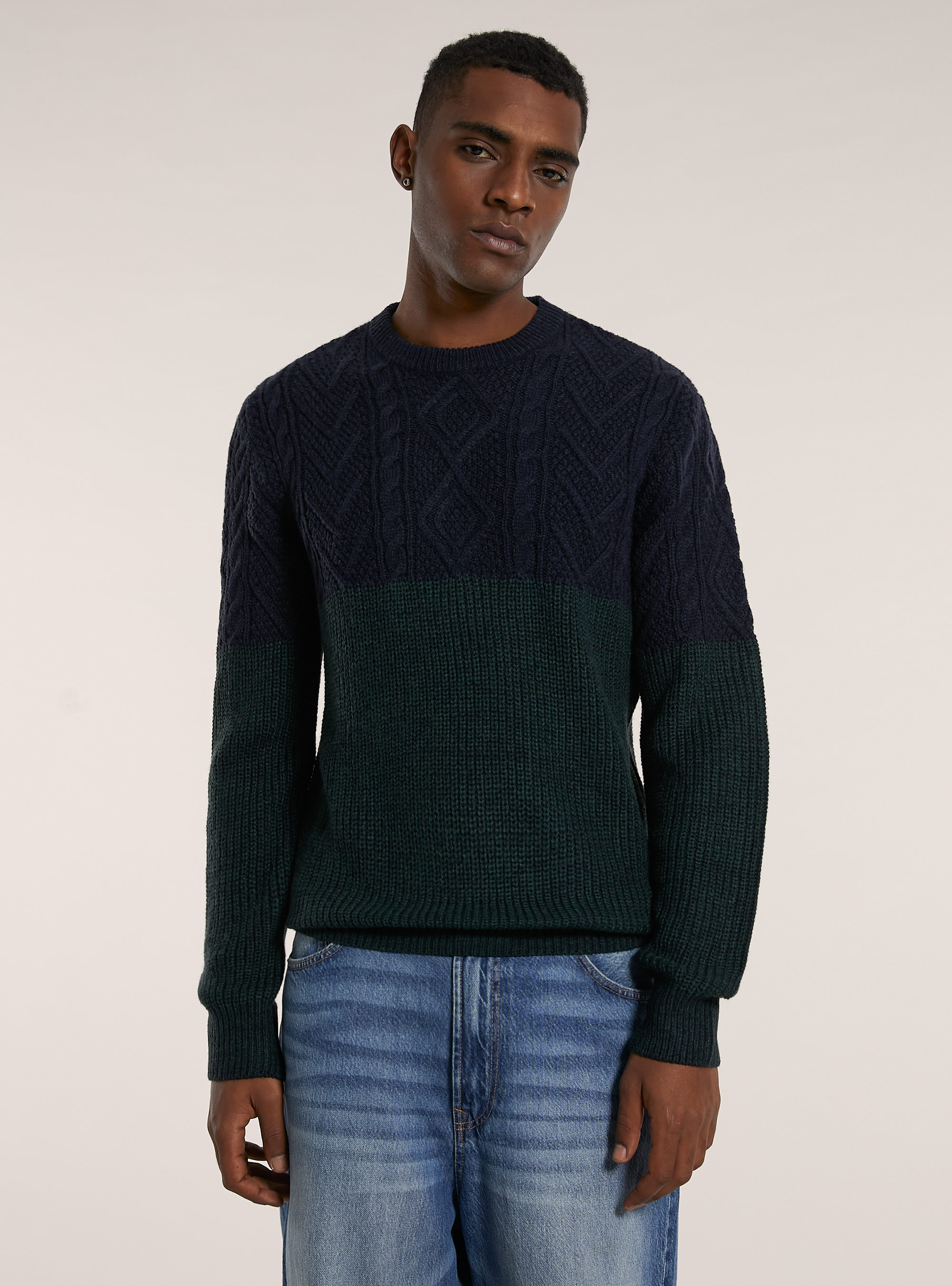 Pullover color block in misto lana con lavorazione a trecce, NA1 NAVY DARK