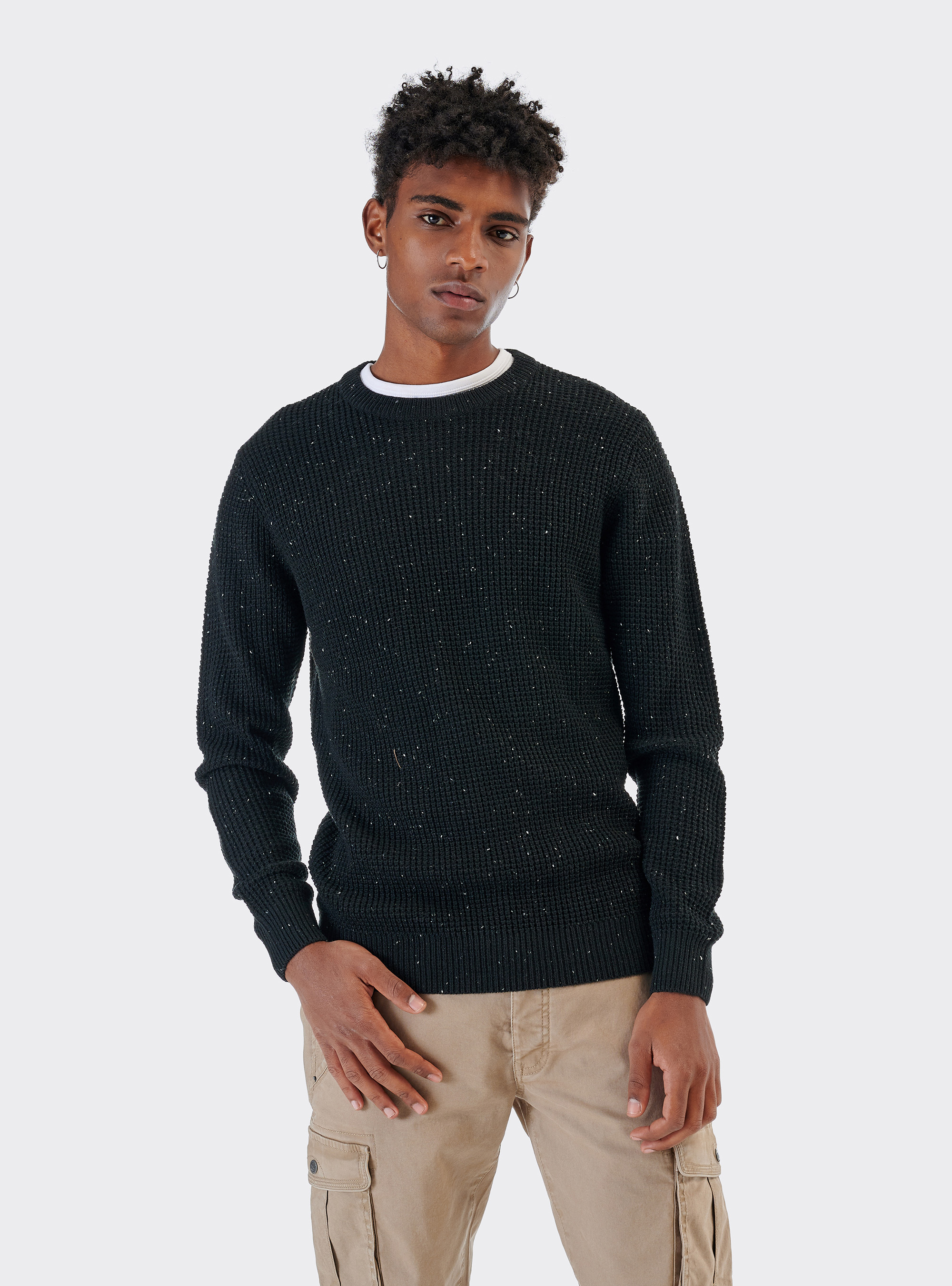 Round neckpullover with naps in wool blend, BLACK