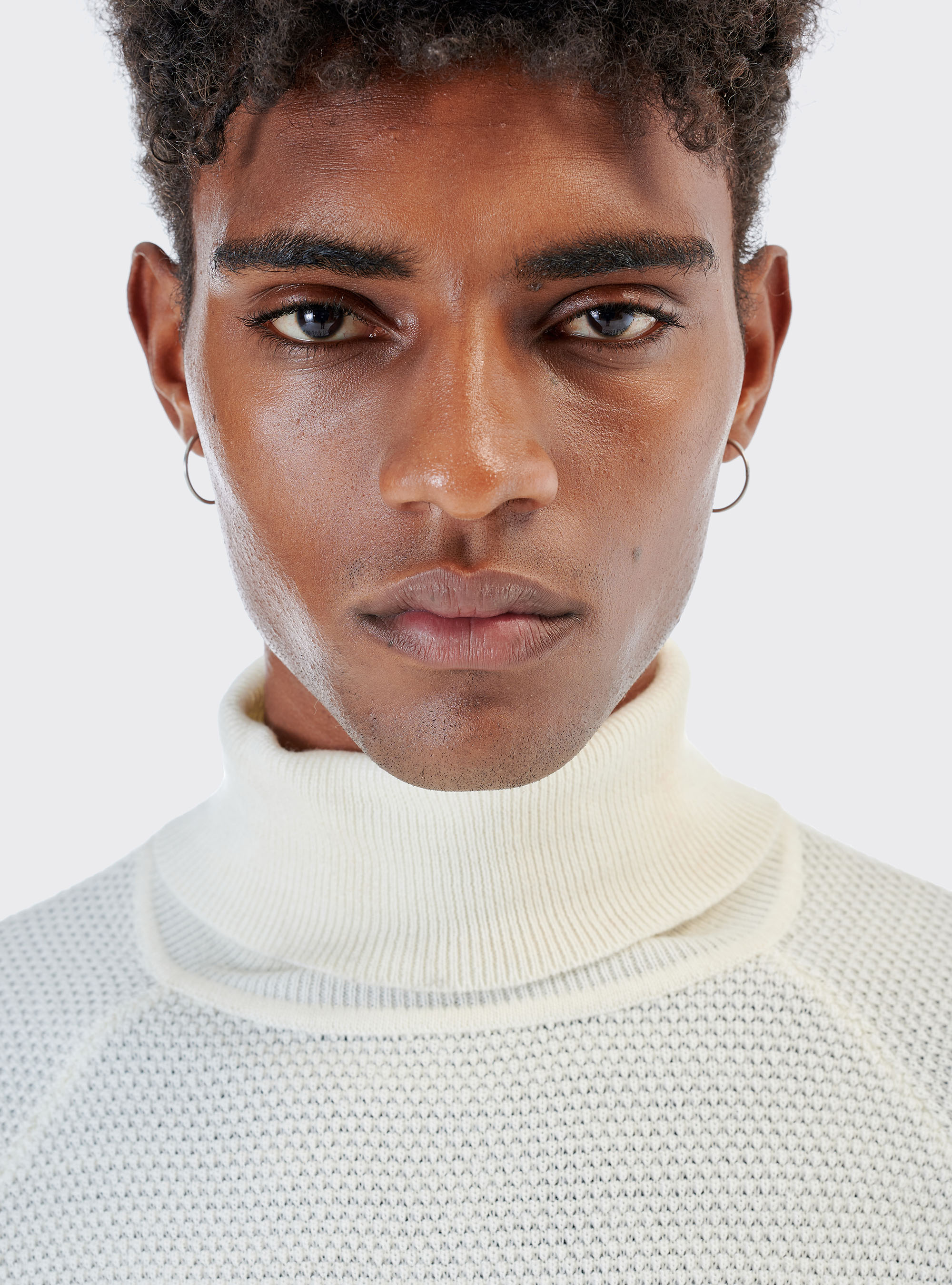 High neck pullover with rice stitch in wool blend, C085 WHITE