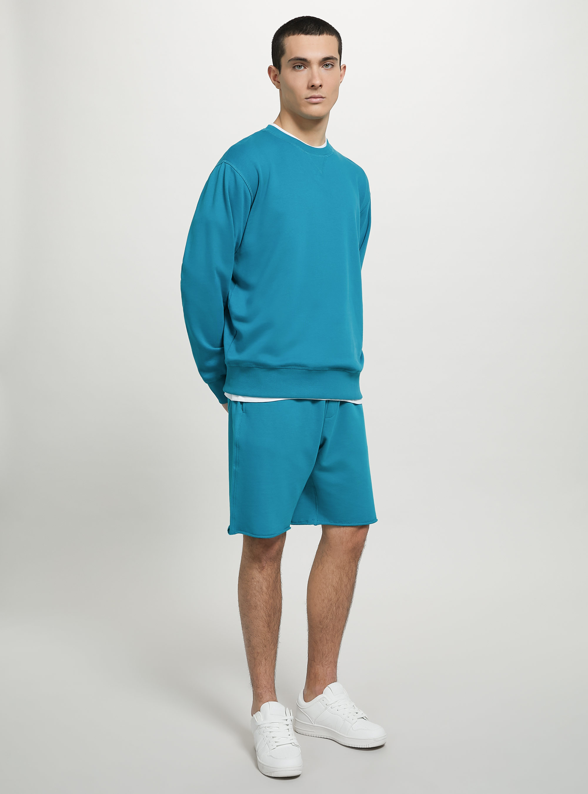 Plain-coloured crew-neck sweatshirt, OB2 BLUE OIL MED.