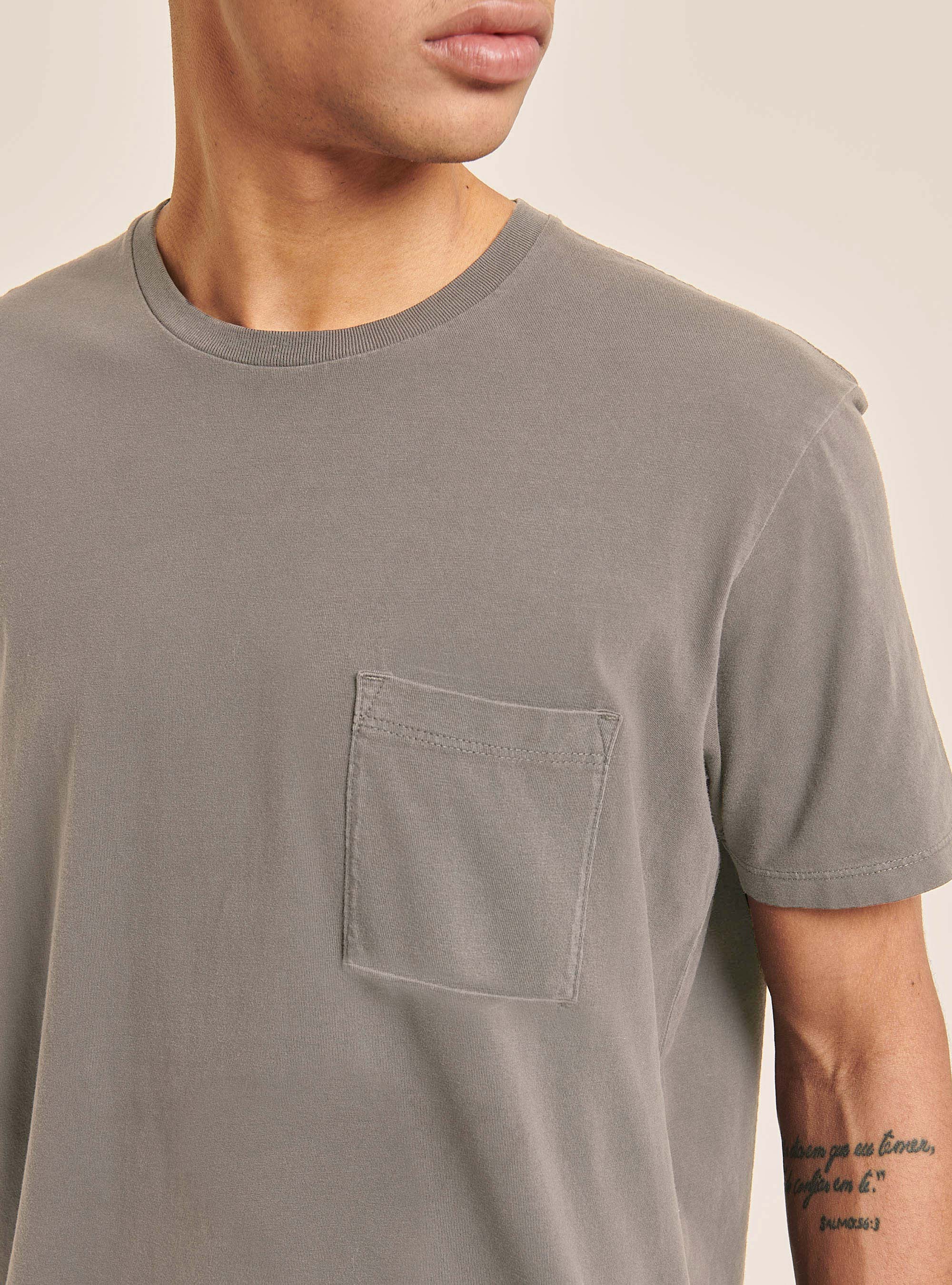 Basic-T-Shirt aus Baumwolle mit Tasche, C1119 GREY