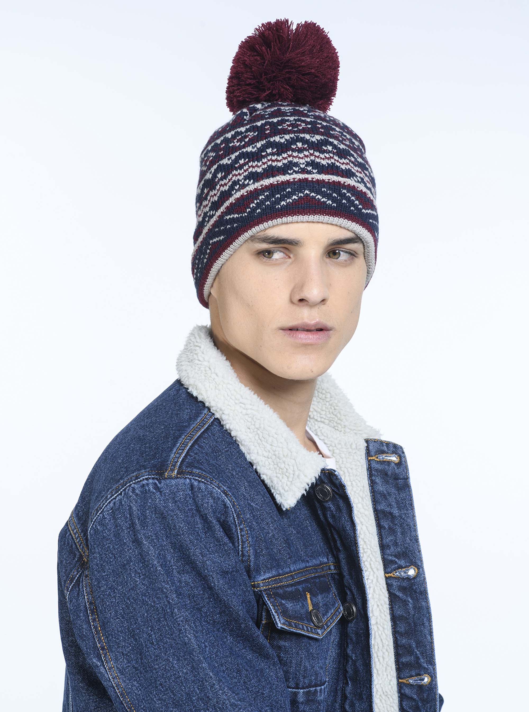 Cappello jacquard con pon pon, BORDEAUX