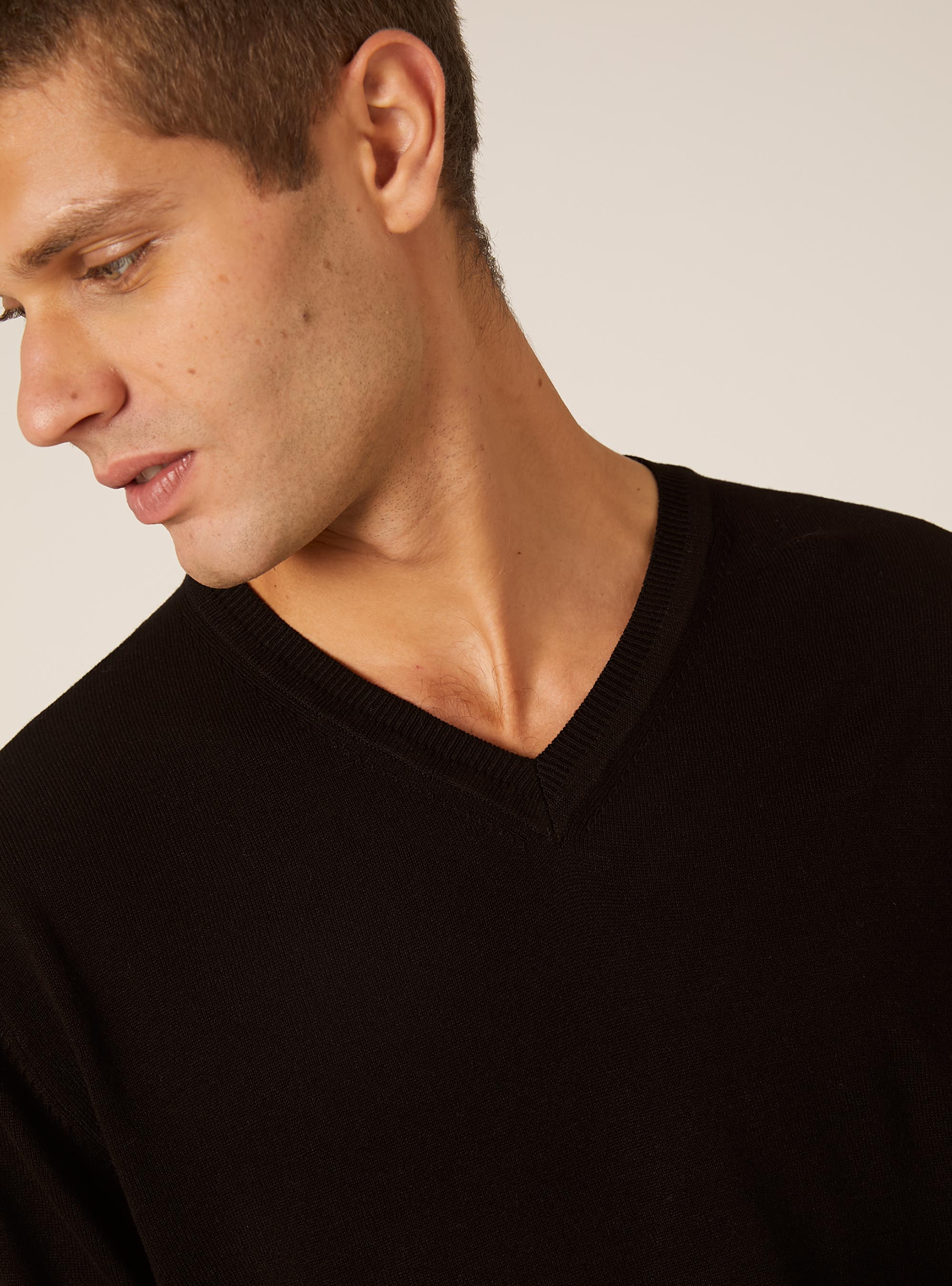 Pullover con scollo a V in viscosa Ecovero, BK1 BLACK