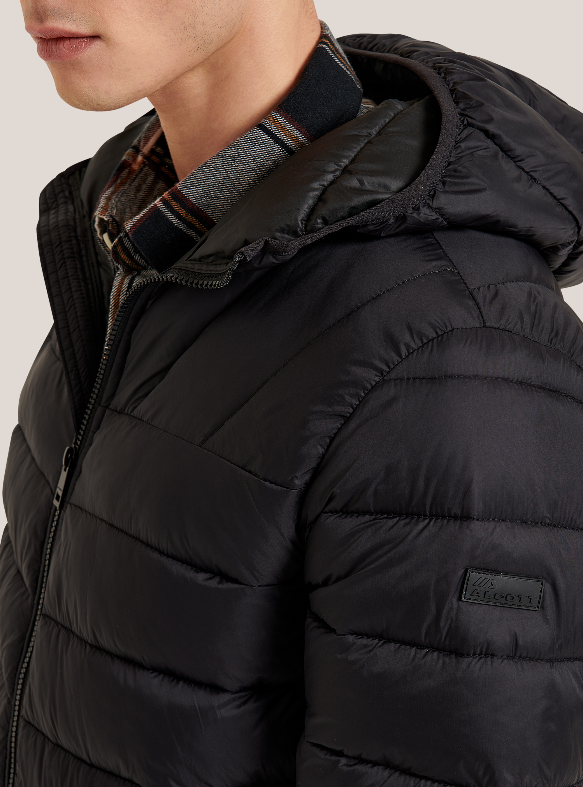 Basic jacket with 100% recycled padding, BLACK