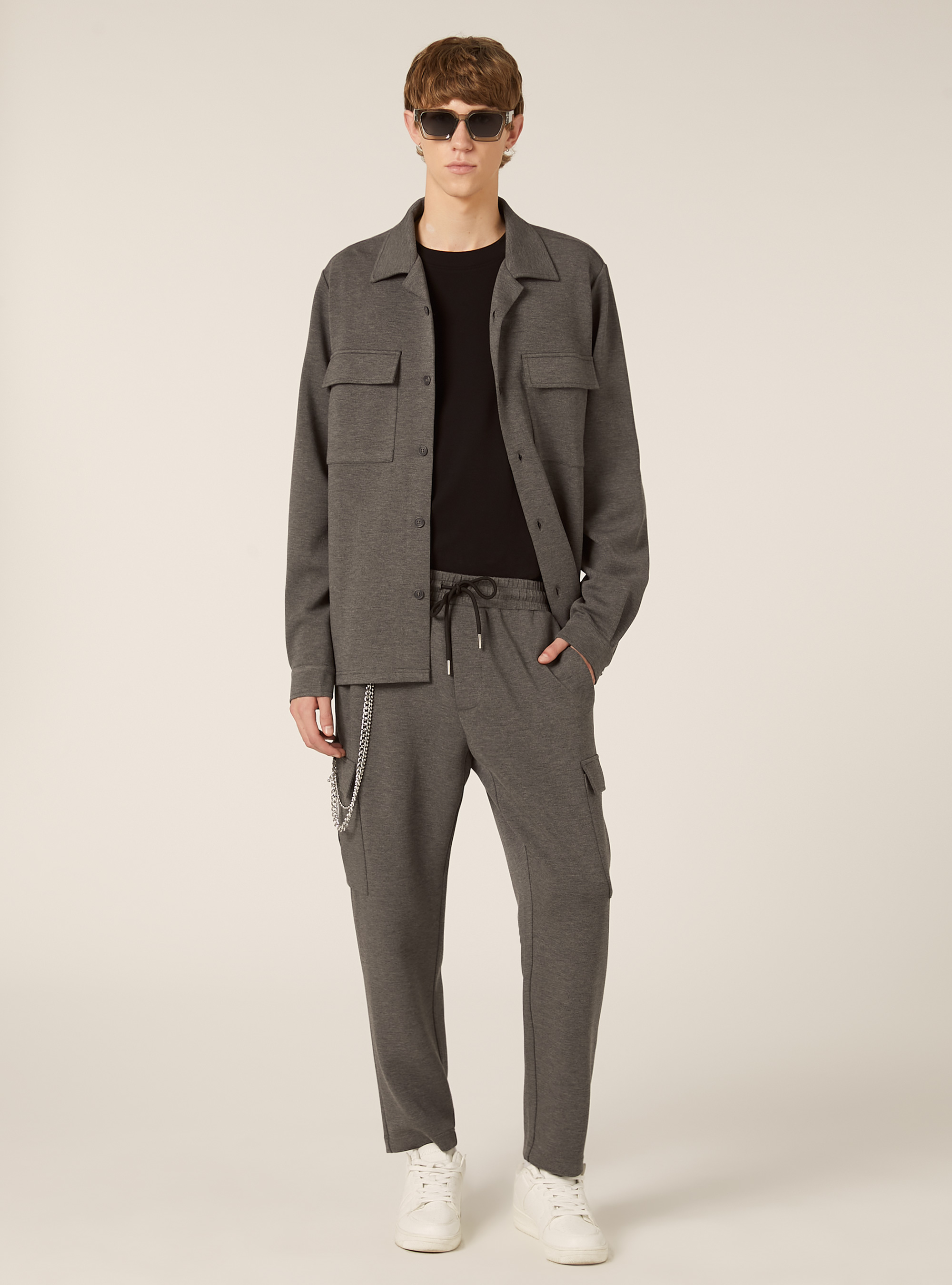 Hemd mit übergroßen Soft-Touch-Taschen, MGY1 GREY MEL DARK