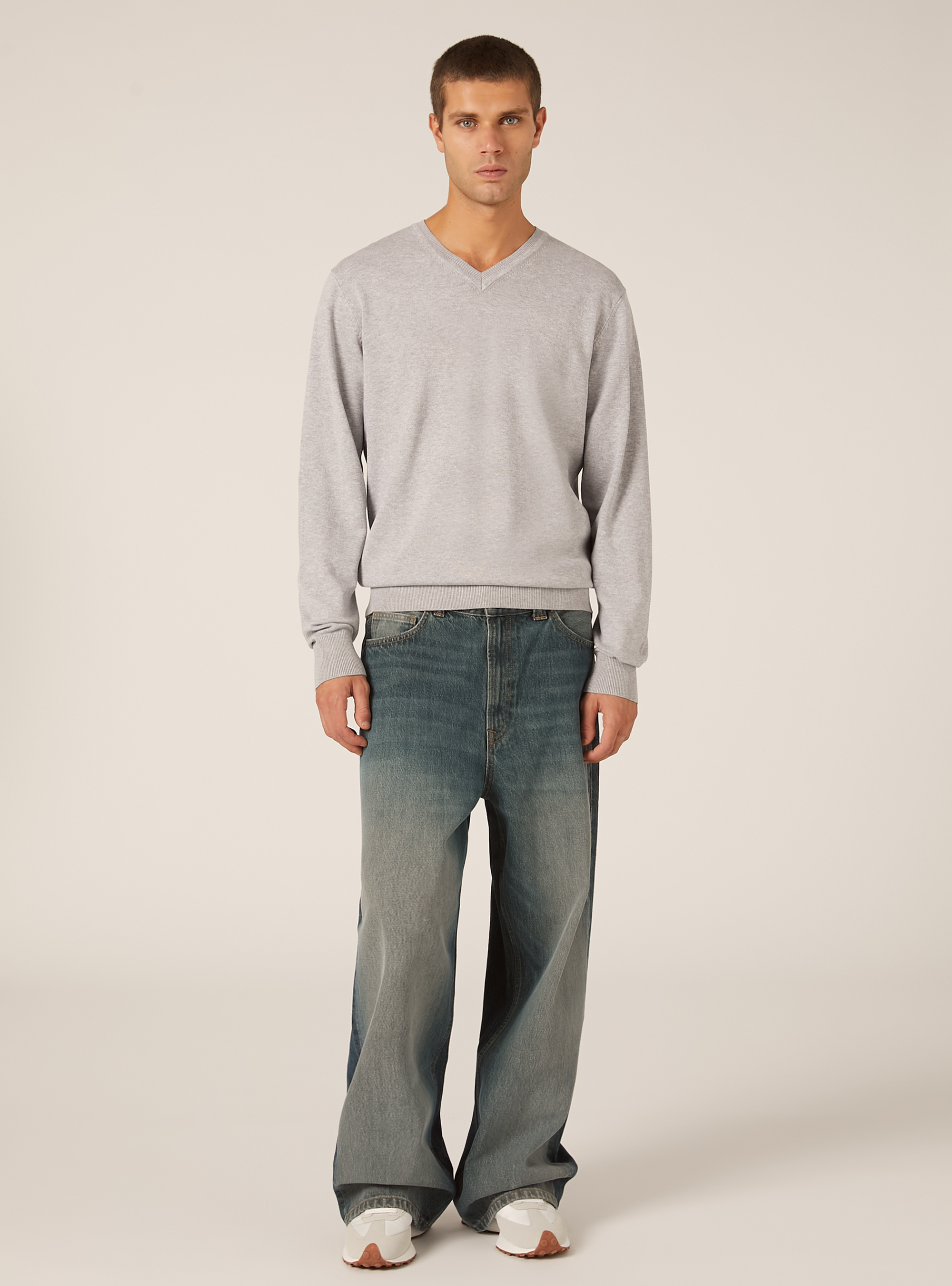 Pullover con scollo a V in viscosa Ecovero, MGY2 GREY MEL MEDIUM