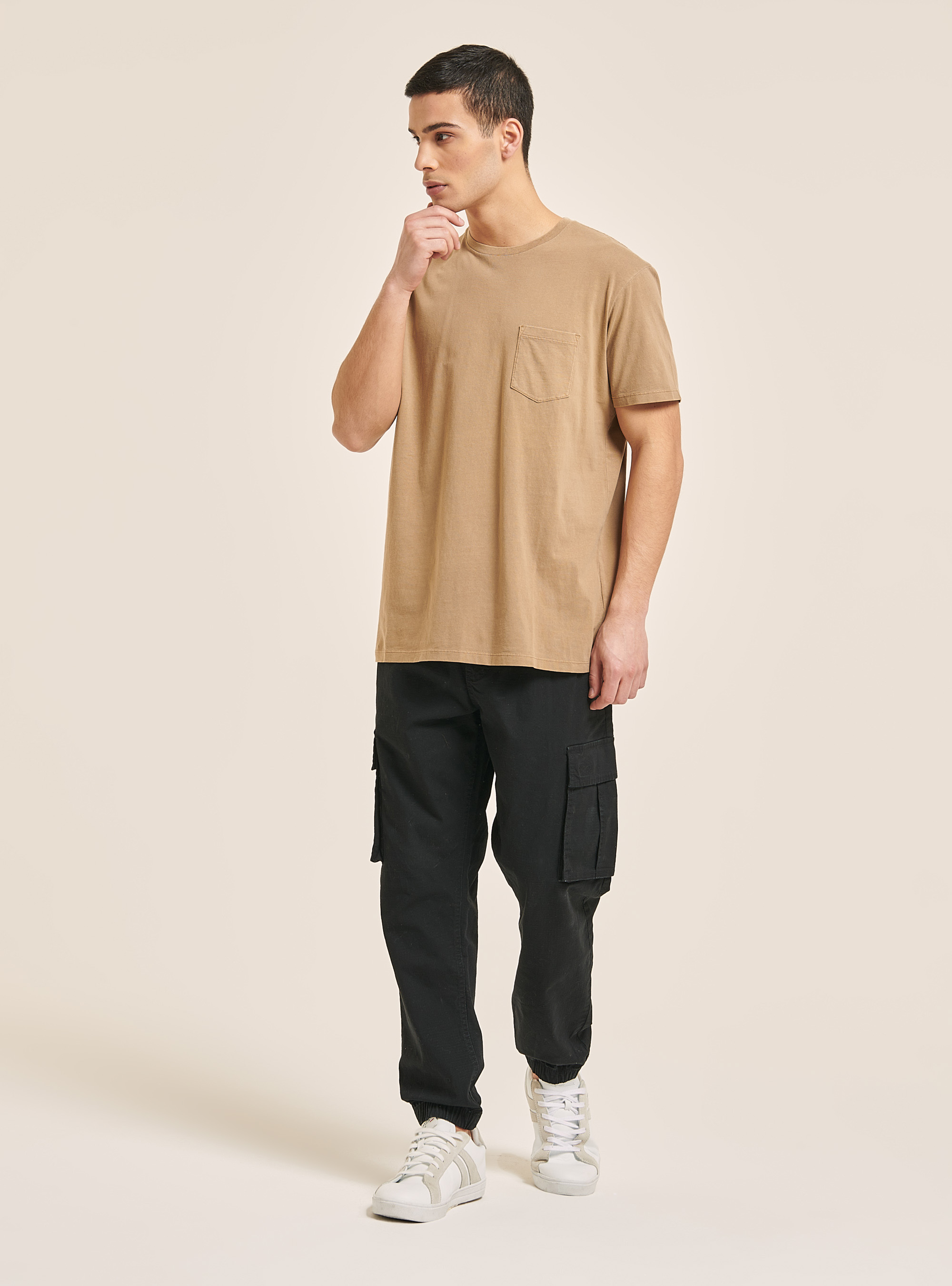 Camiseta de cuello redondo con bolsillo en el pecho, BG2 BEIGE MEDIUM