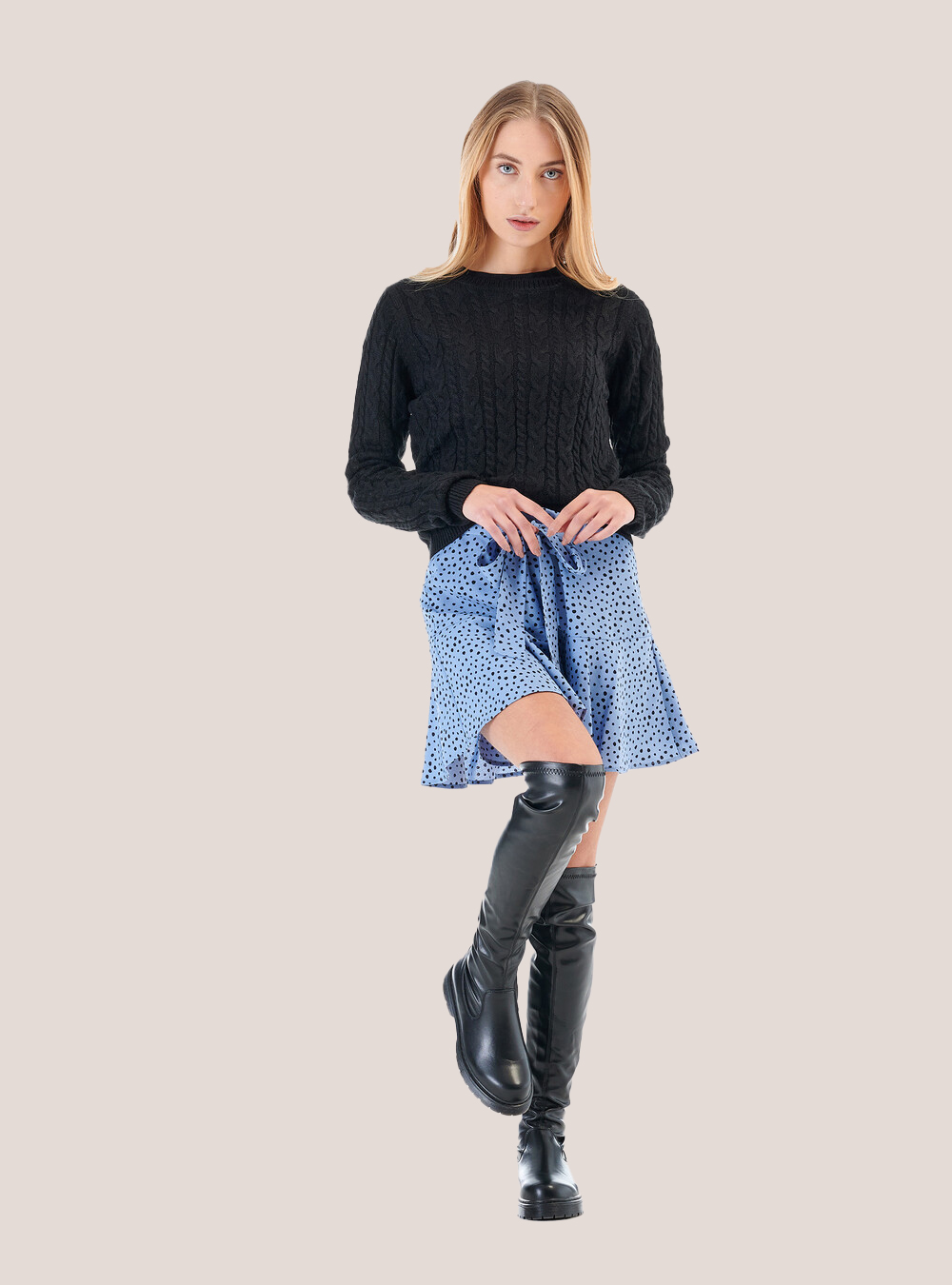 Pull court avec fines tresses, C101 BLACK