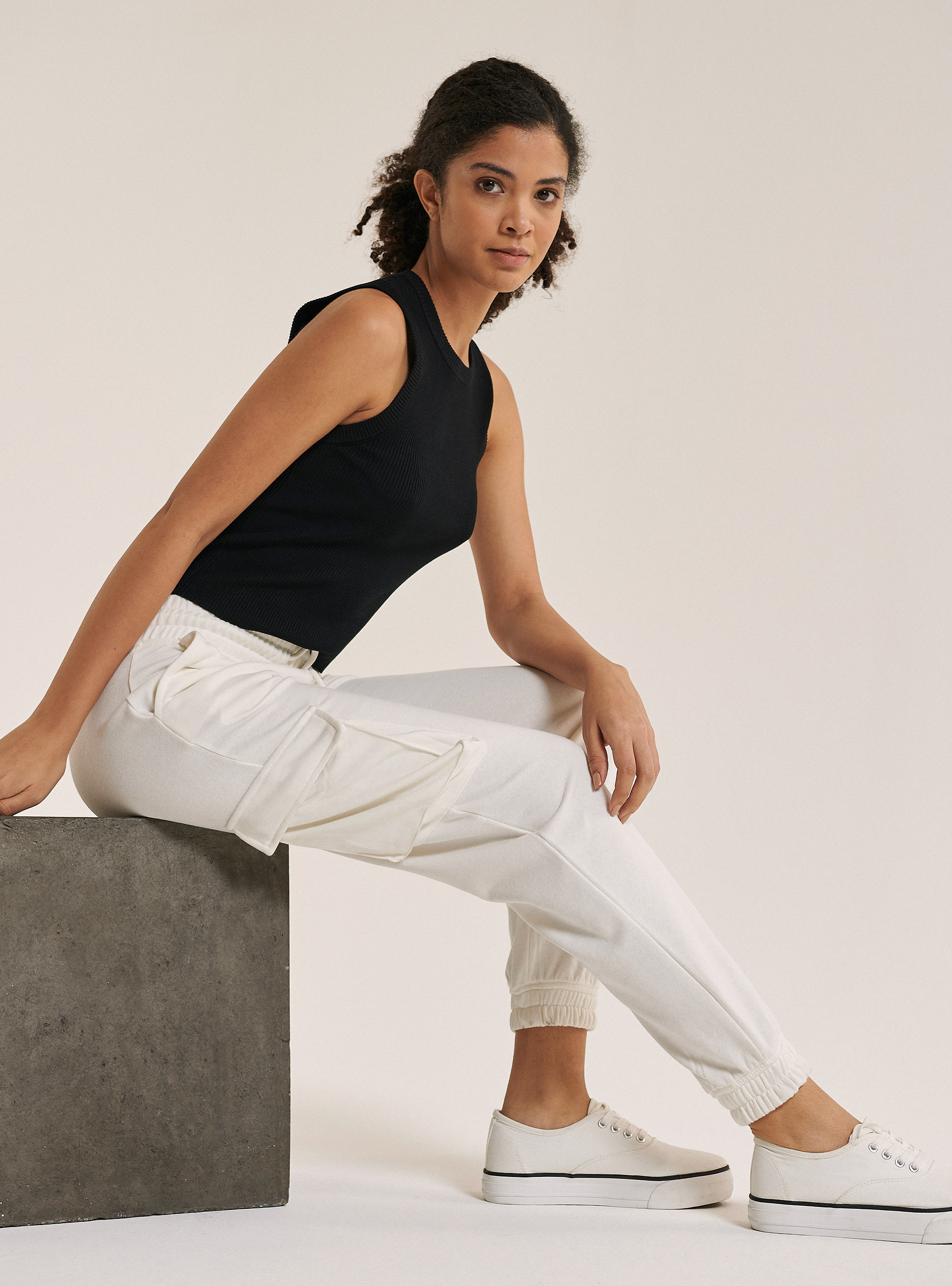 Jogger trousers with side pockets, WHITE
