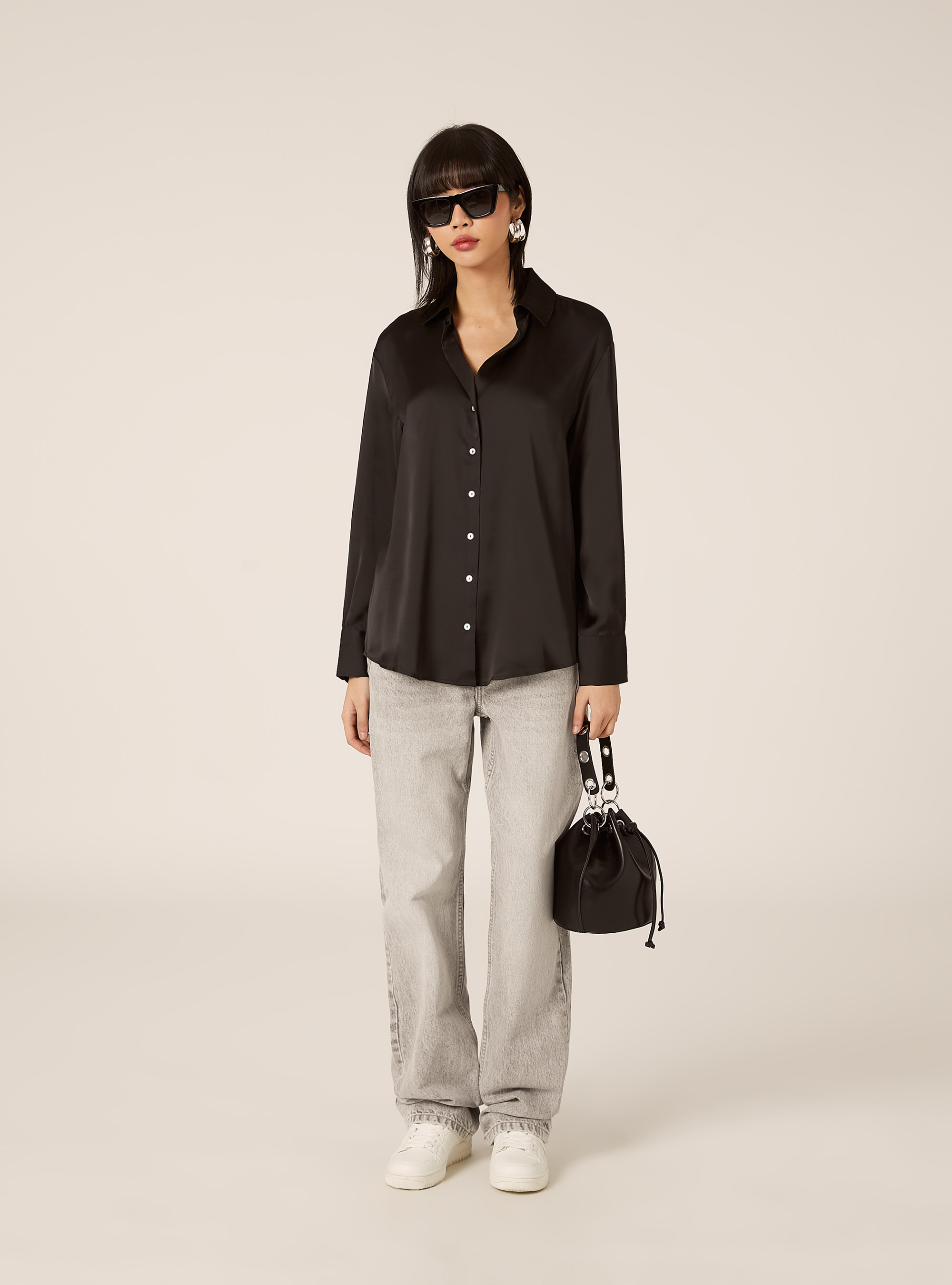 Camicia in satin con colletto a revers, BK1 BLACK