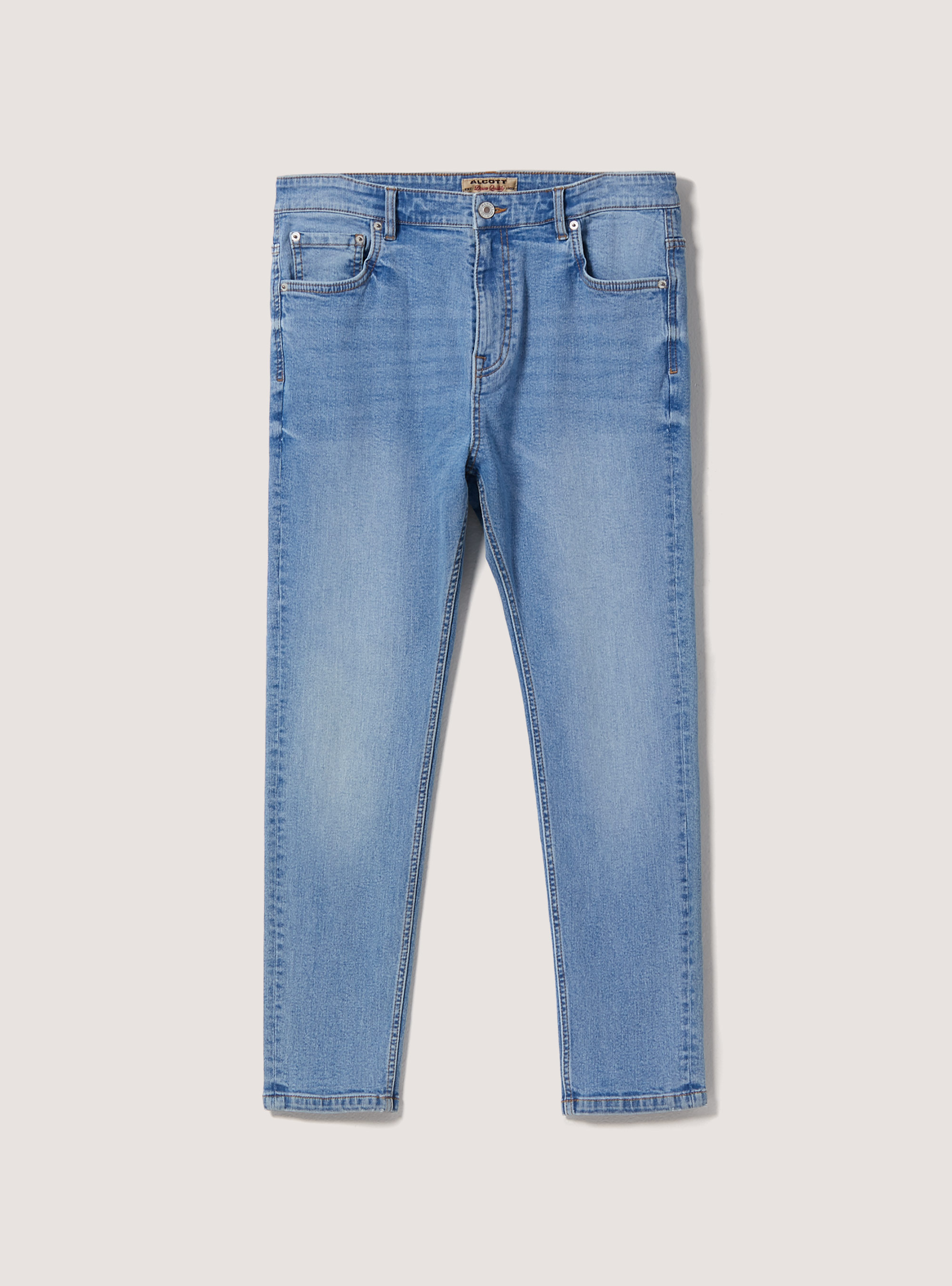 Medium Light Blue Skinny Jeans: Trendy Style - n7k44w3