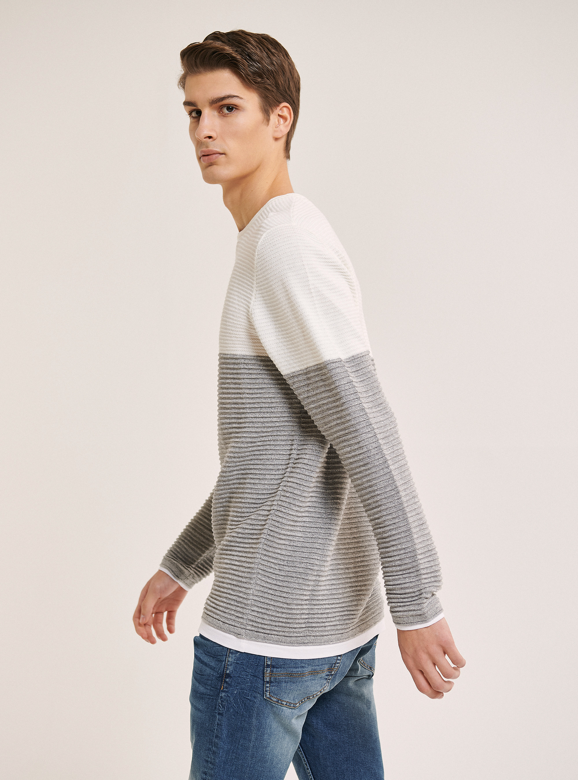 Rolling neck pullover with t-shirt details, WHITE