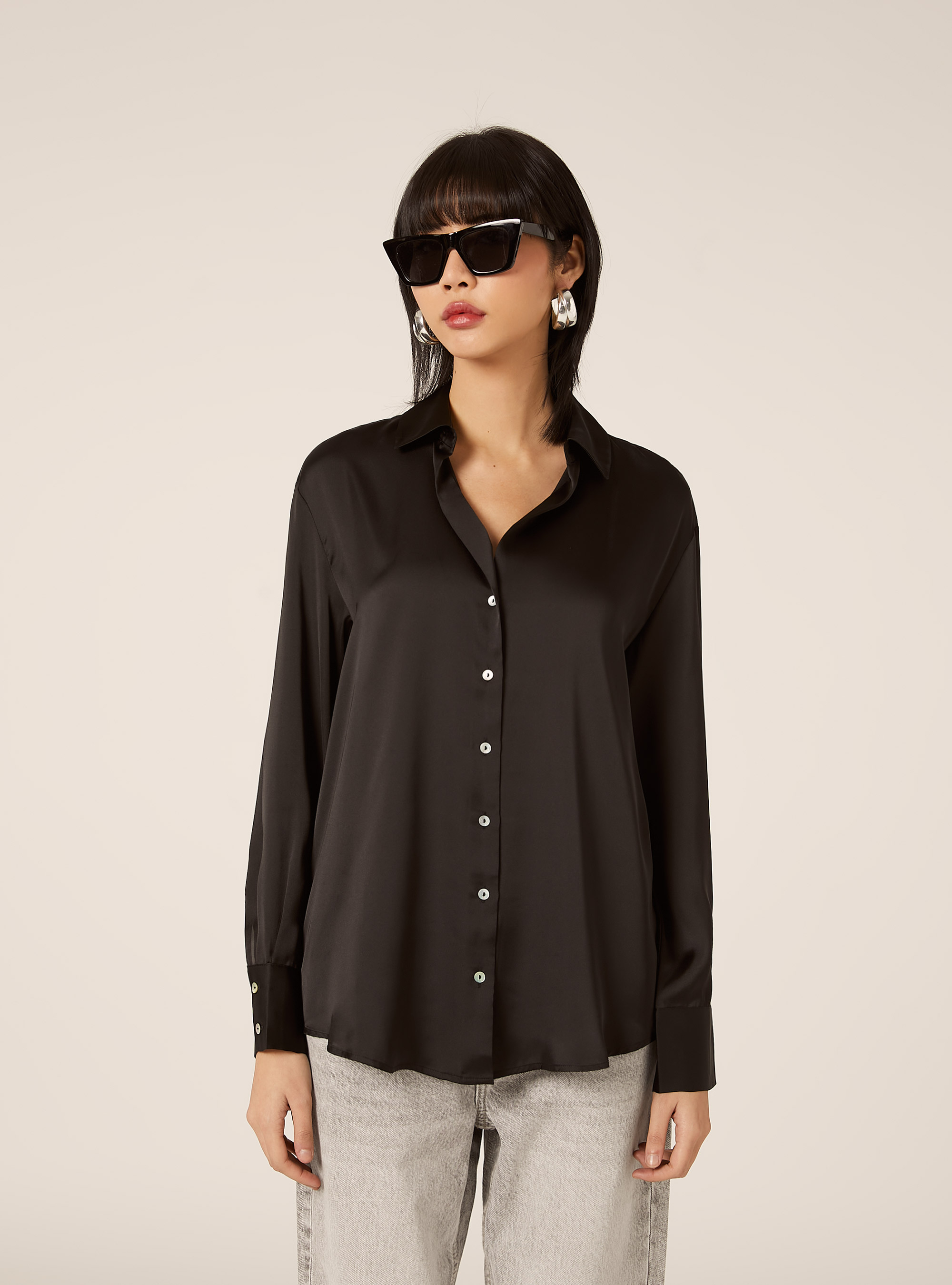 Camicia in satin con colletto a revers, BK1 BLACK