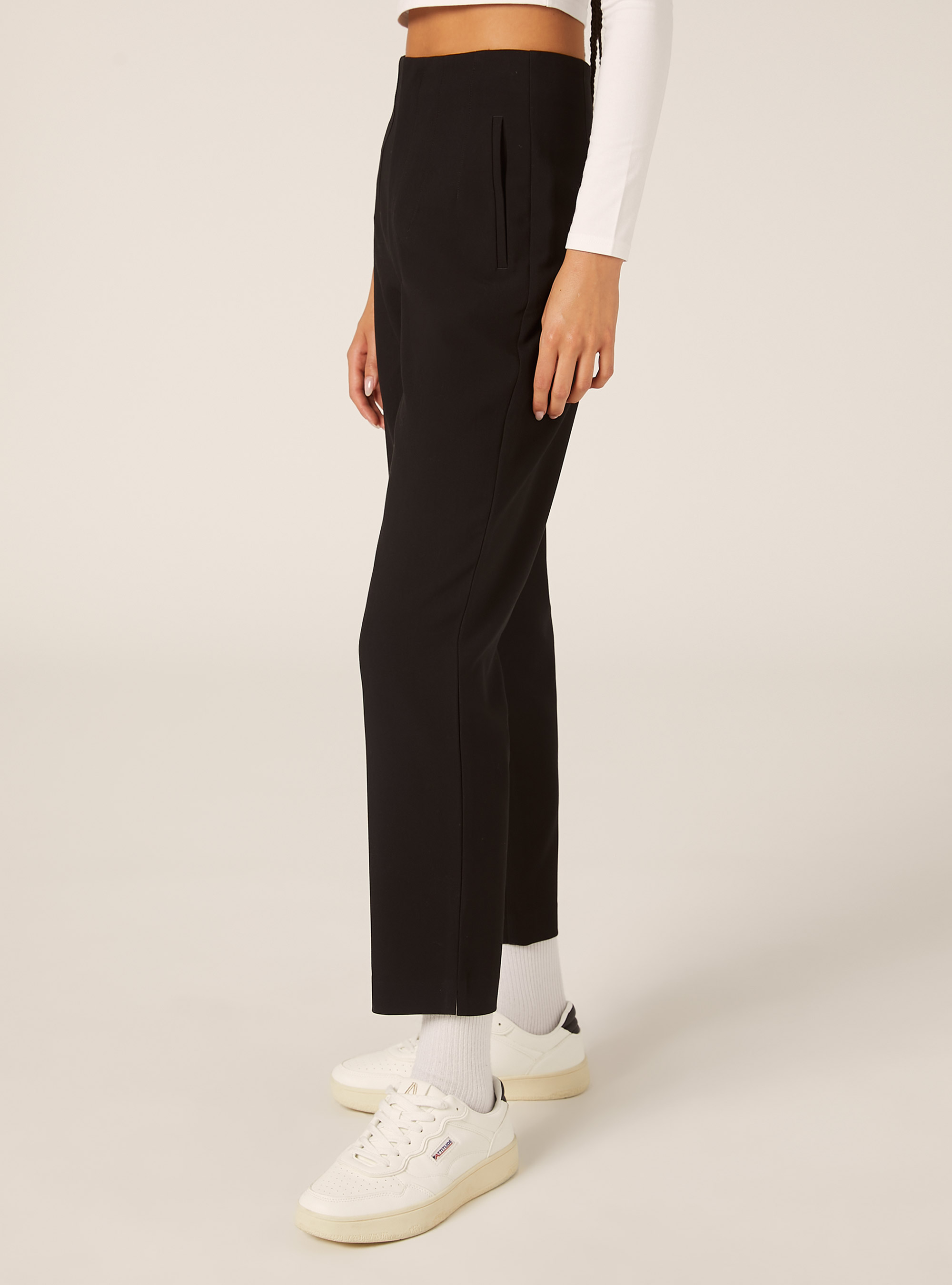 Plain trousers with pleats, BK1 BLACK