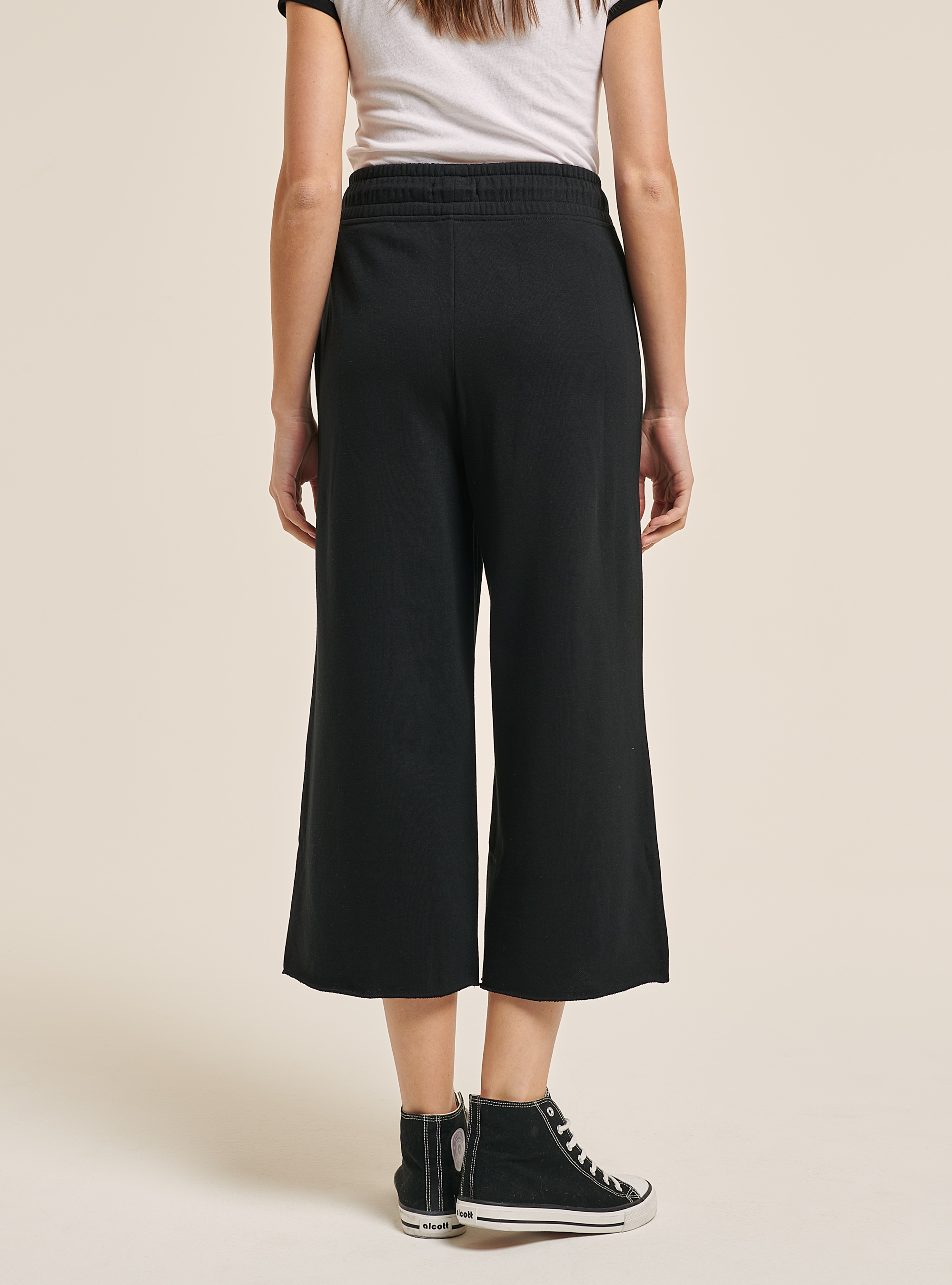 Cropped sweatshirt trousers with elastic waistband, BLACK