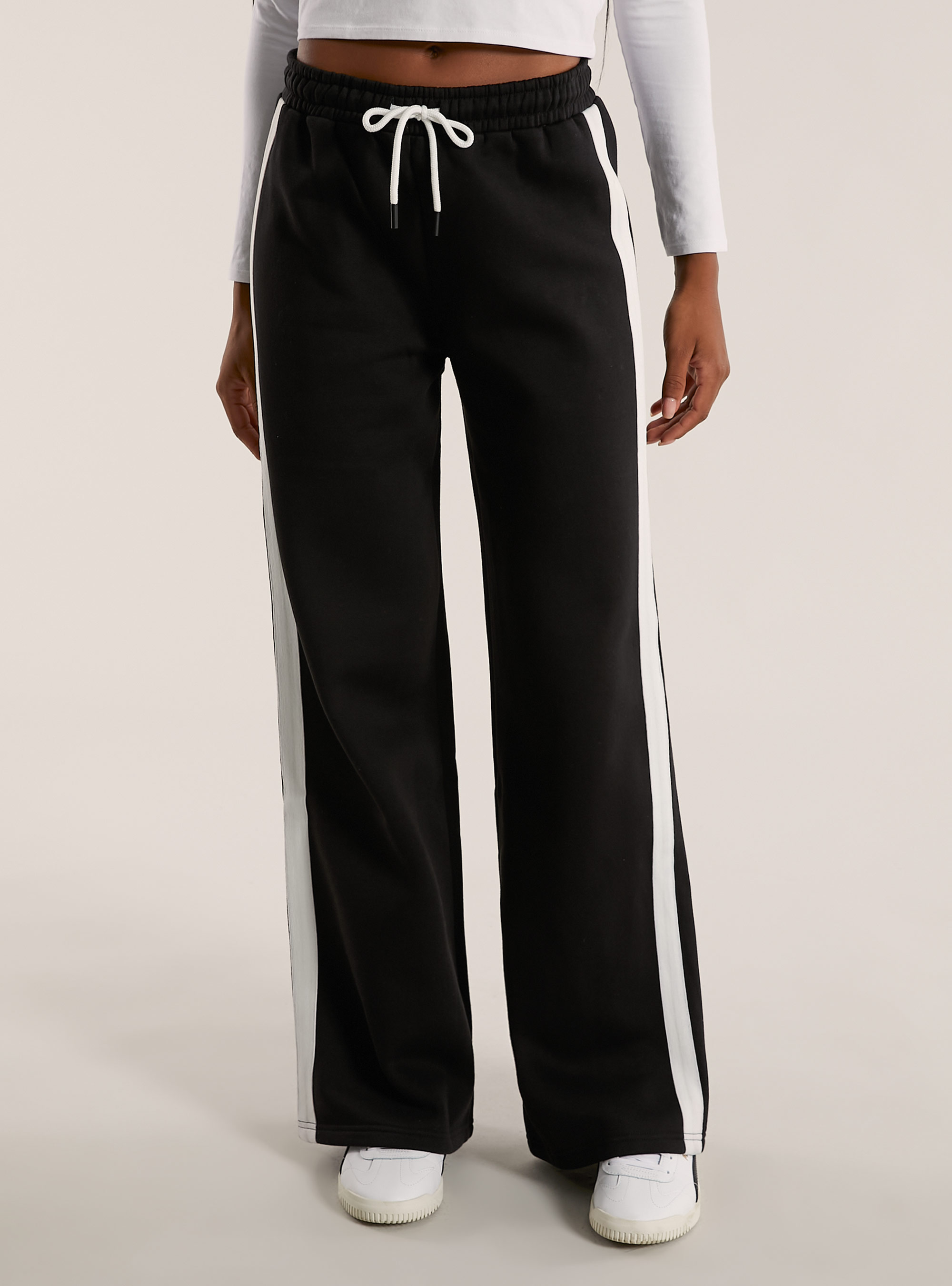 Pantalon avec bande latérale deals