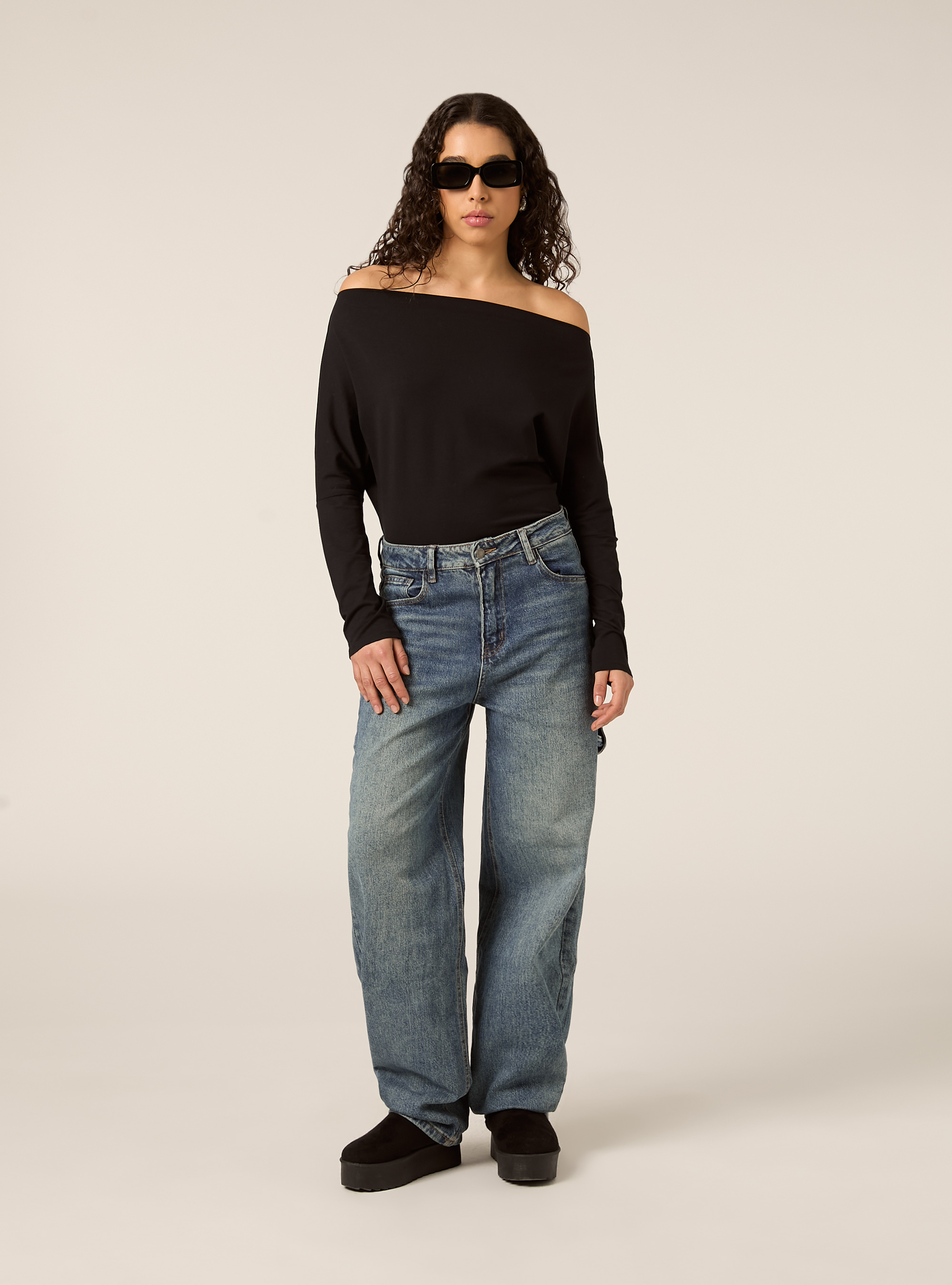 T-shirt a maniche lunghe asimmetrica, BK1 BLACK