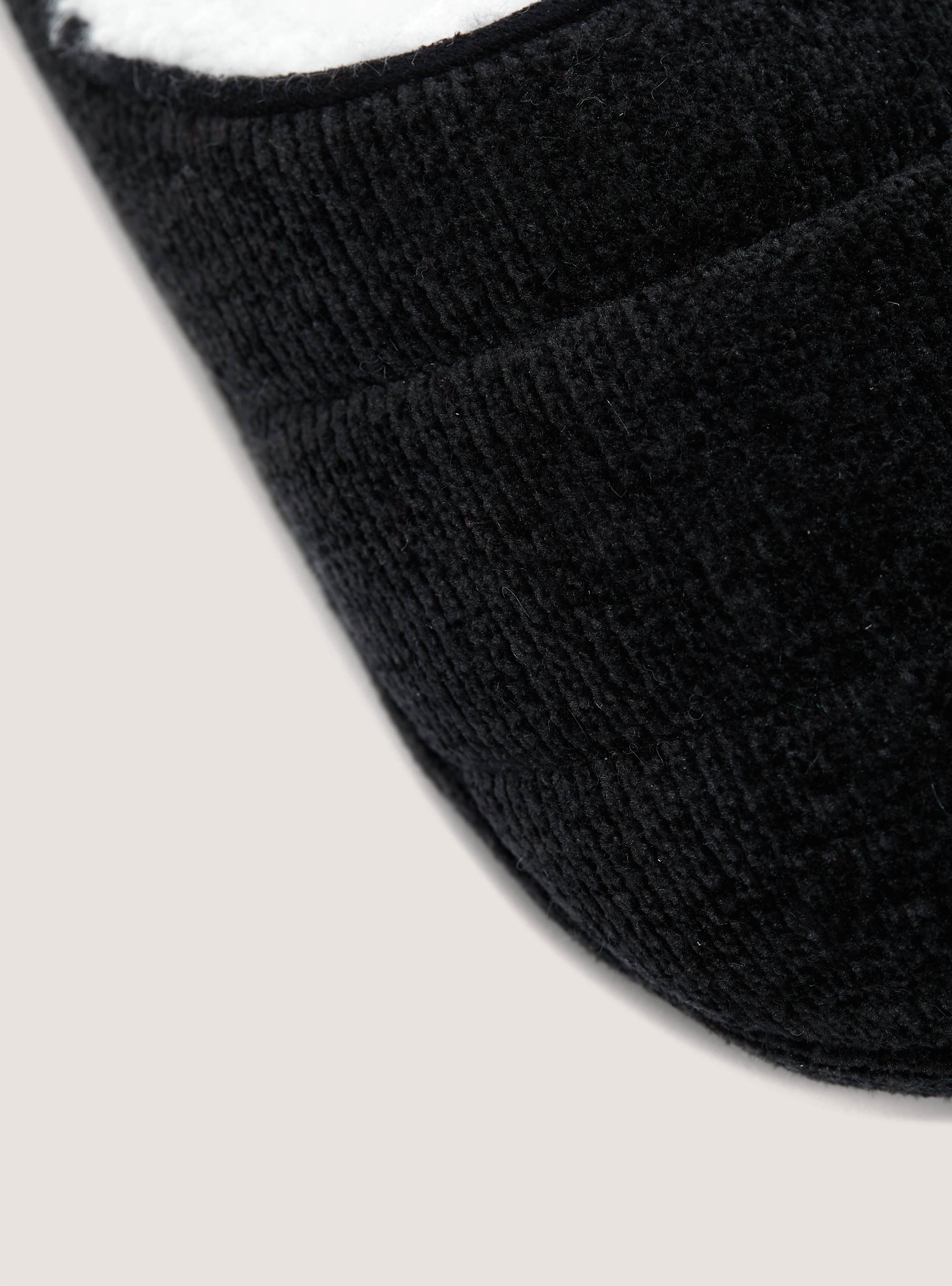 Pantofole con interno in eco pelliccia, NERO