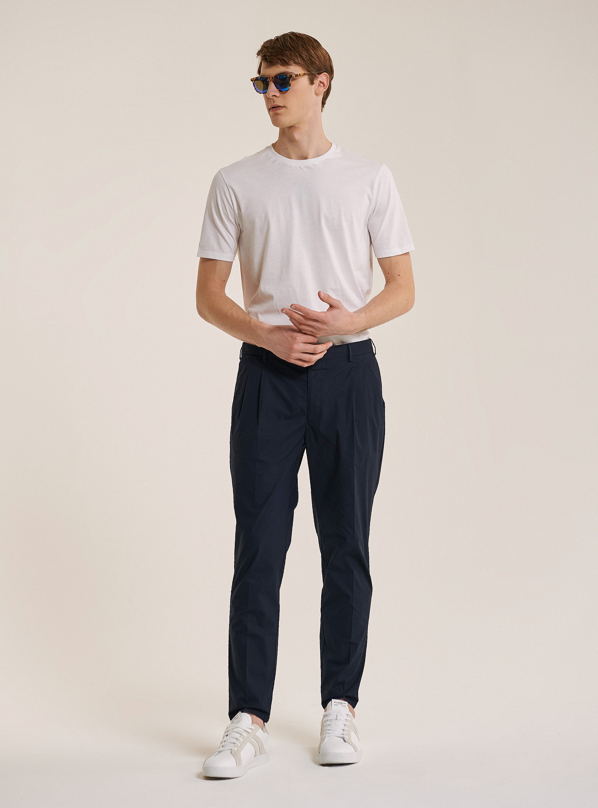 Pantalone in cotone con doppia pinces, NA1 NAVY DARK