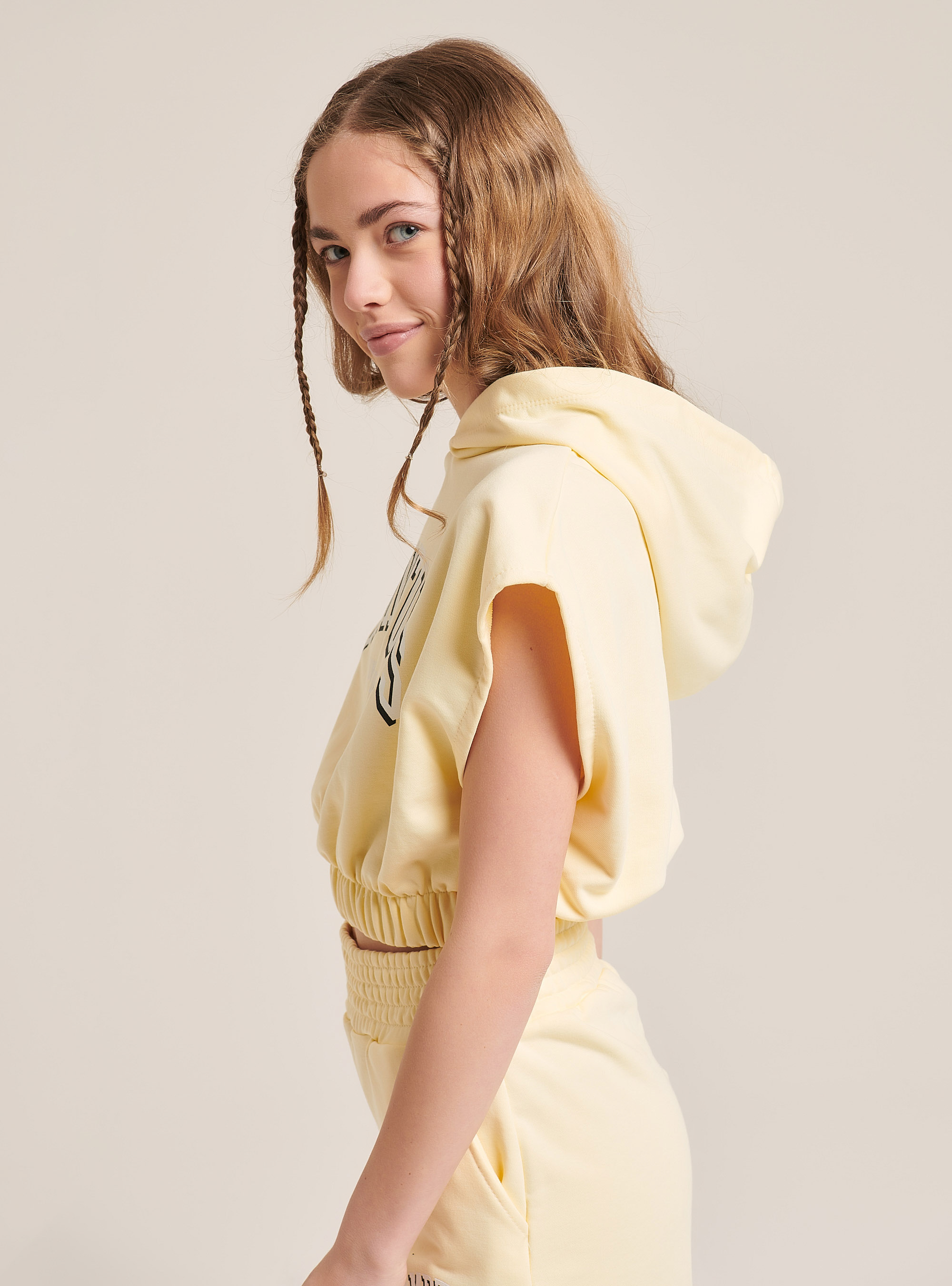 College crop sweatshirt with hood and lettering print, C7757 YELLOW