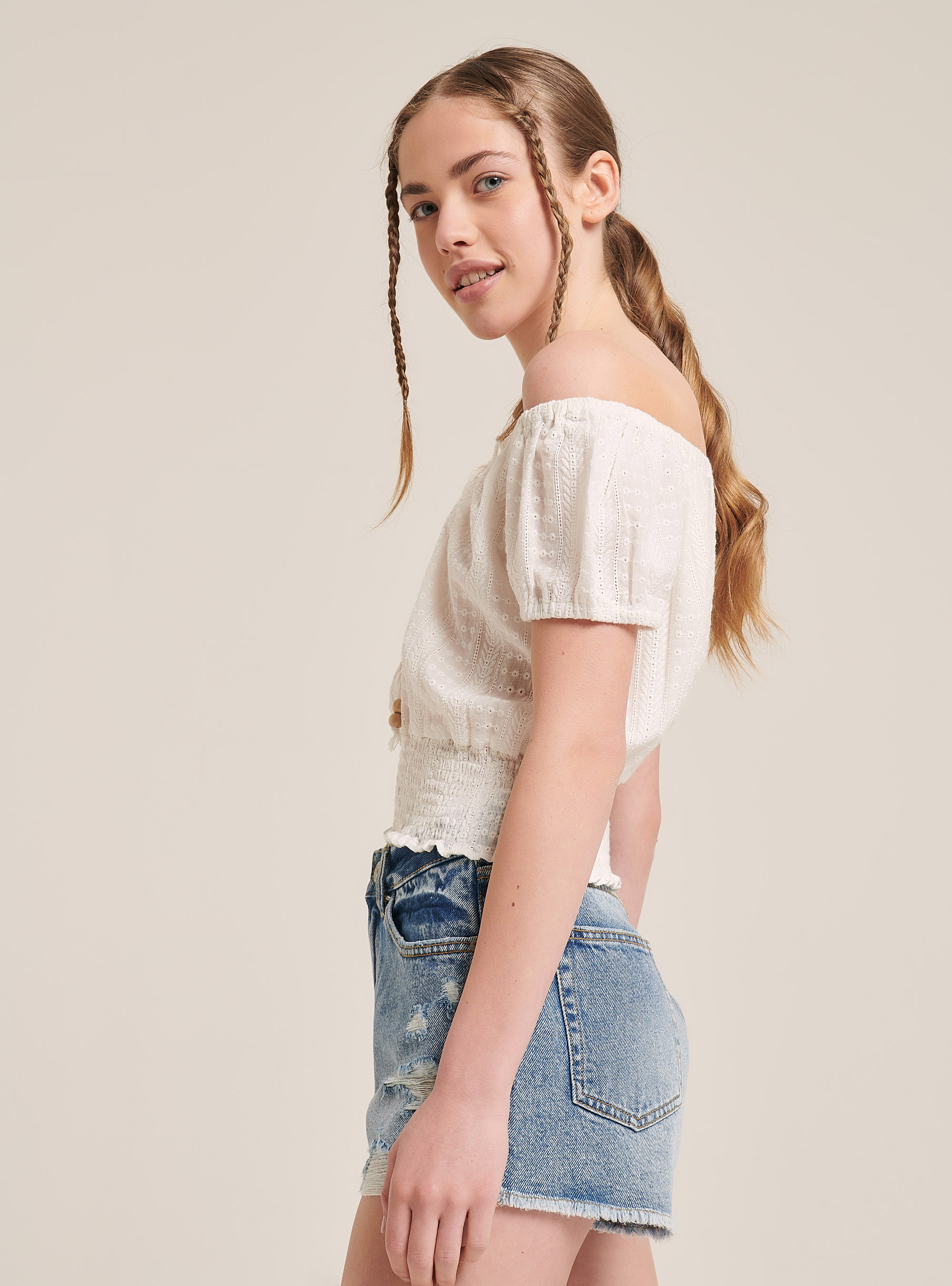 Crop top con fascia elastica in crochet, BIANCO