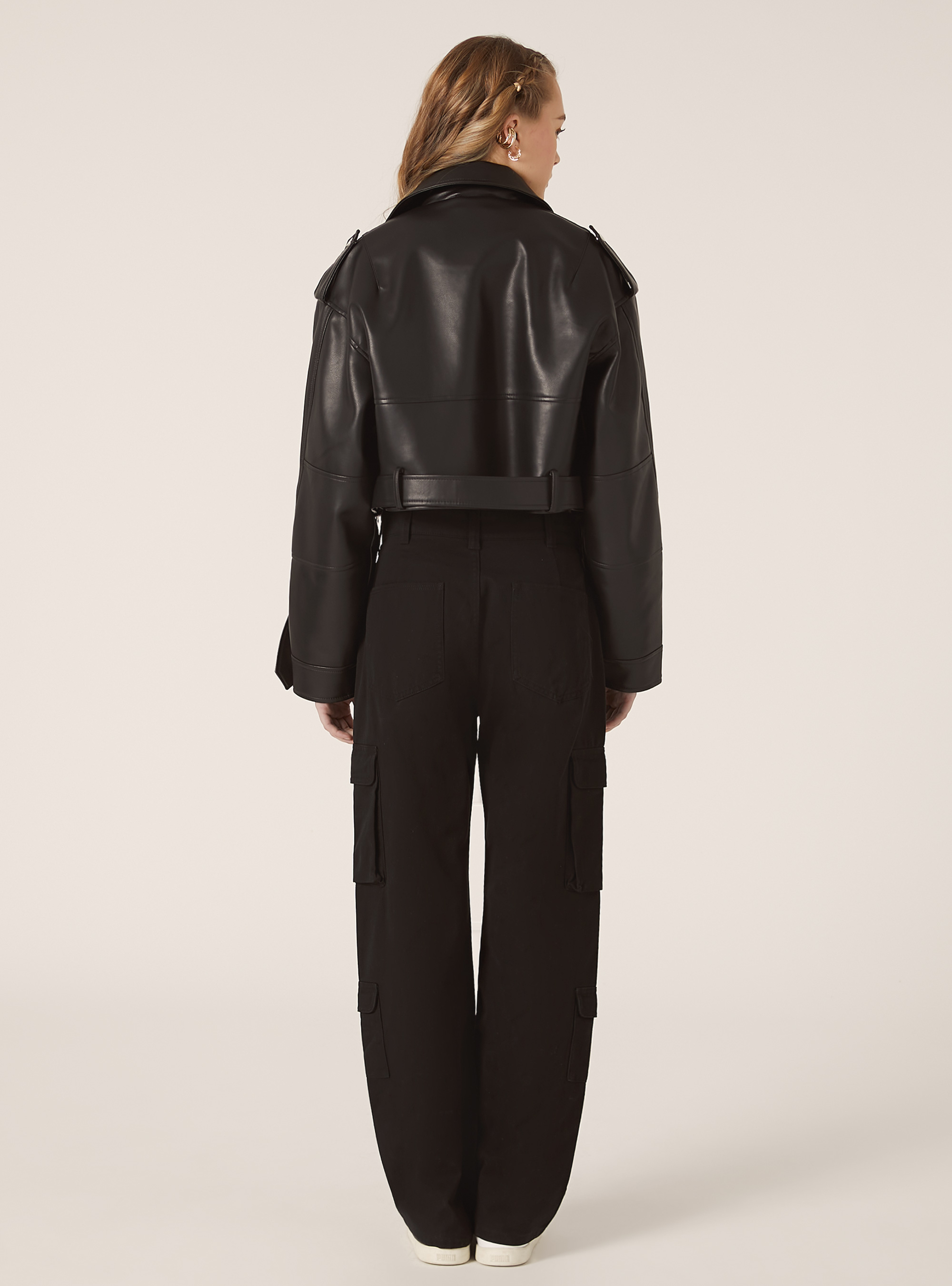 Veste de motard en cuir port&eacute;e, BK1 BLACK