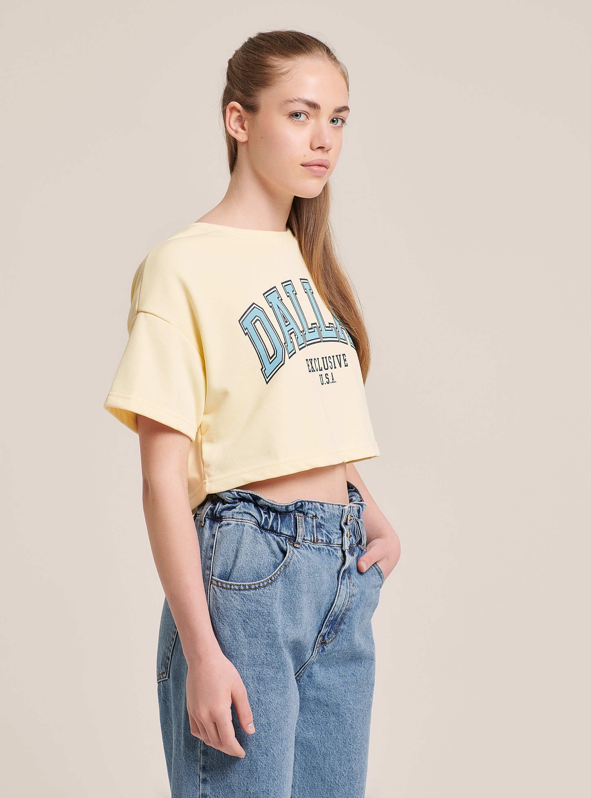 Short-sleeved college crop sweatshirt with lettering print, C7757 YELLOW