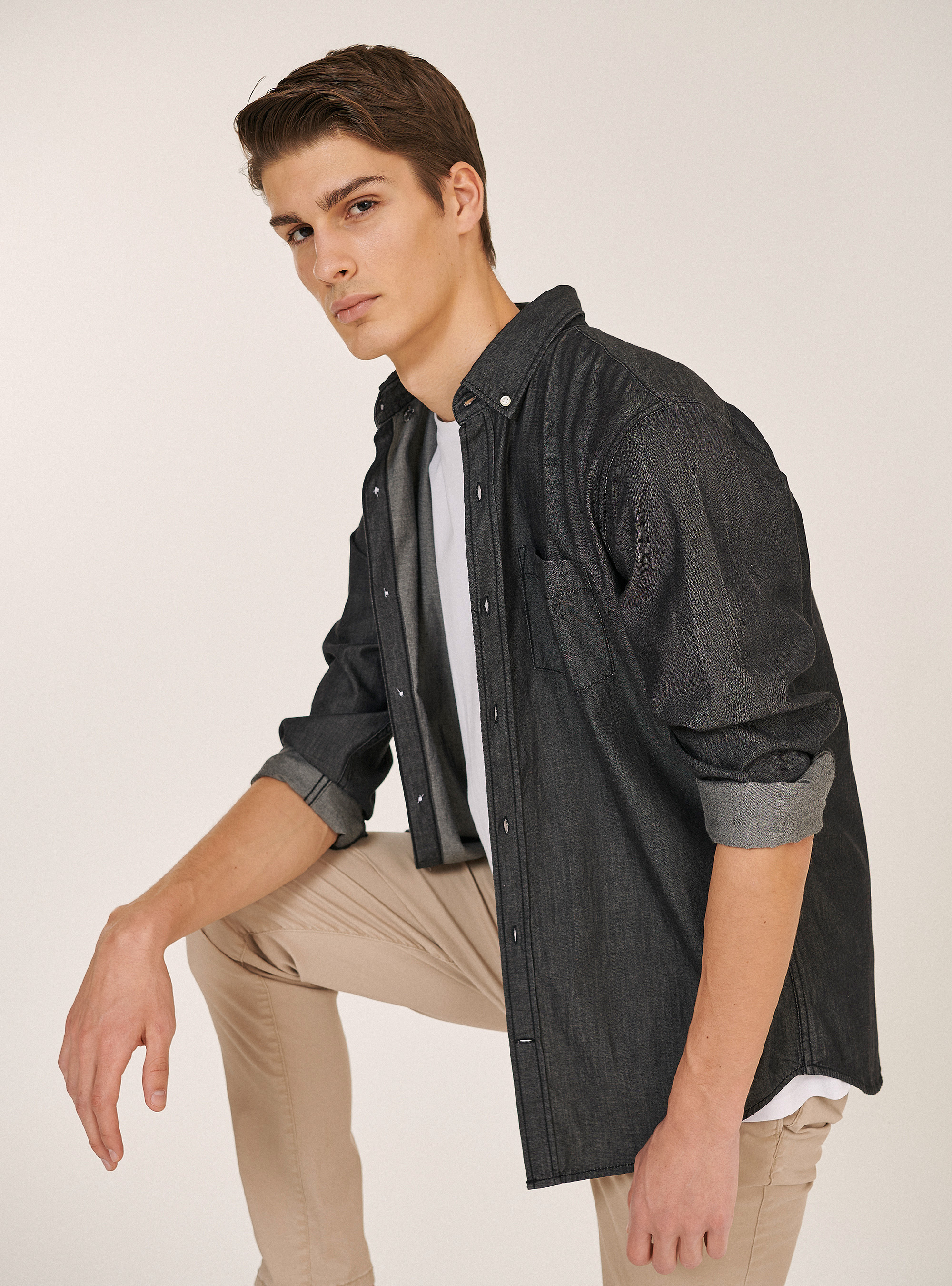 Jeanshemd mit Button-Down-Kragen, C101 BLACK