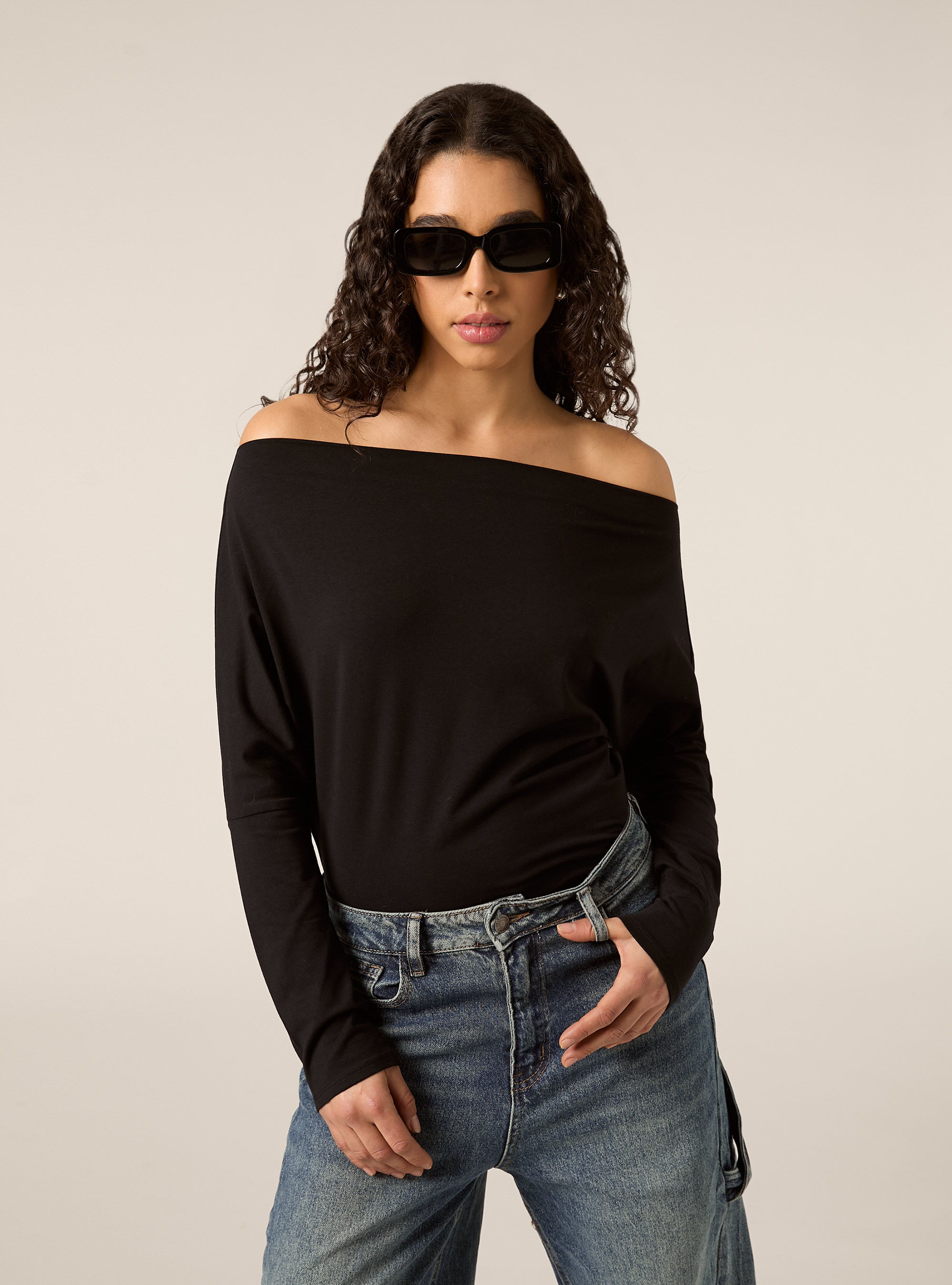 T-shirt a maniche lunghe asimmetrica, BK1 BLACK