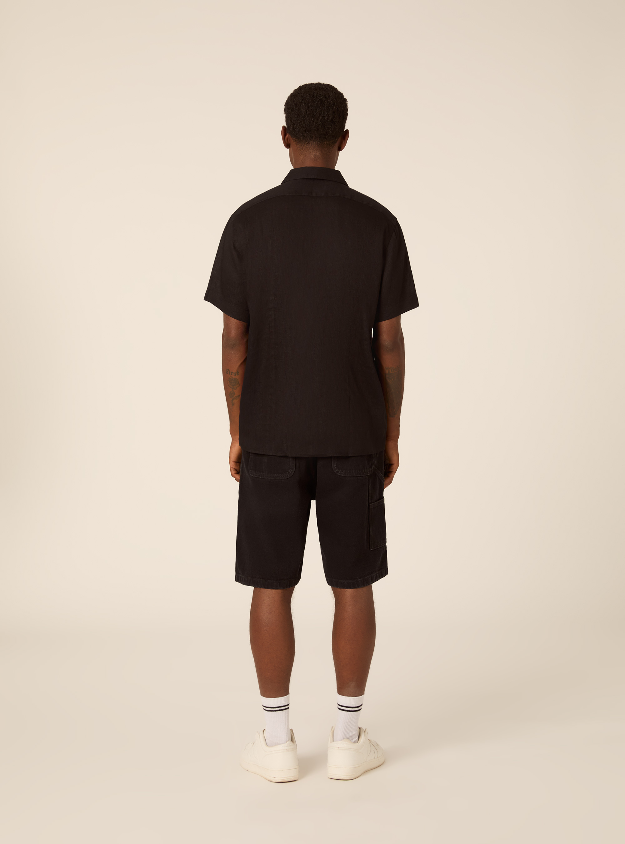 Camicia mezza manica in 100%lino collo bowling, BK1 BLACK