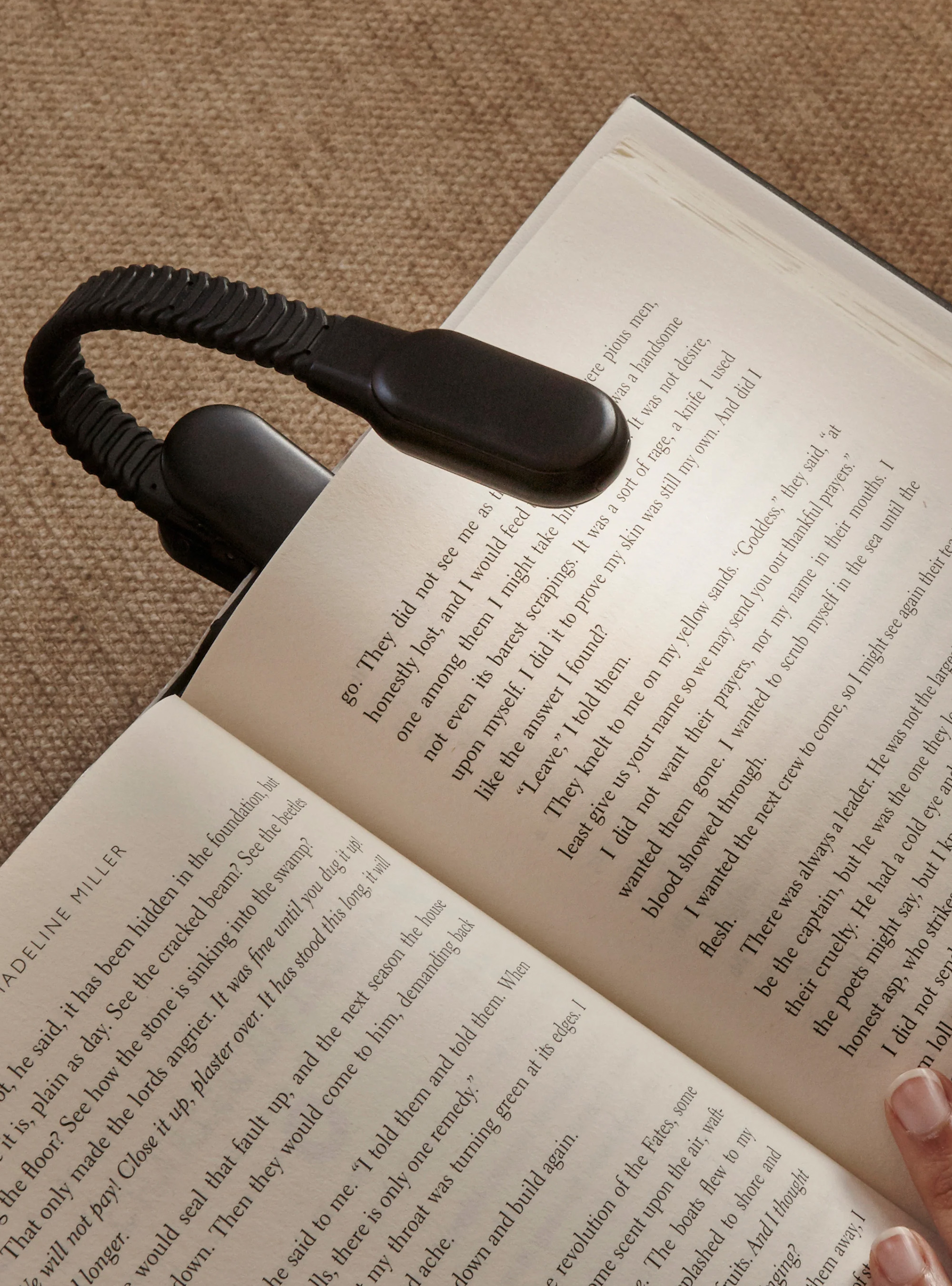 Rechargeable clip light for books, 